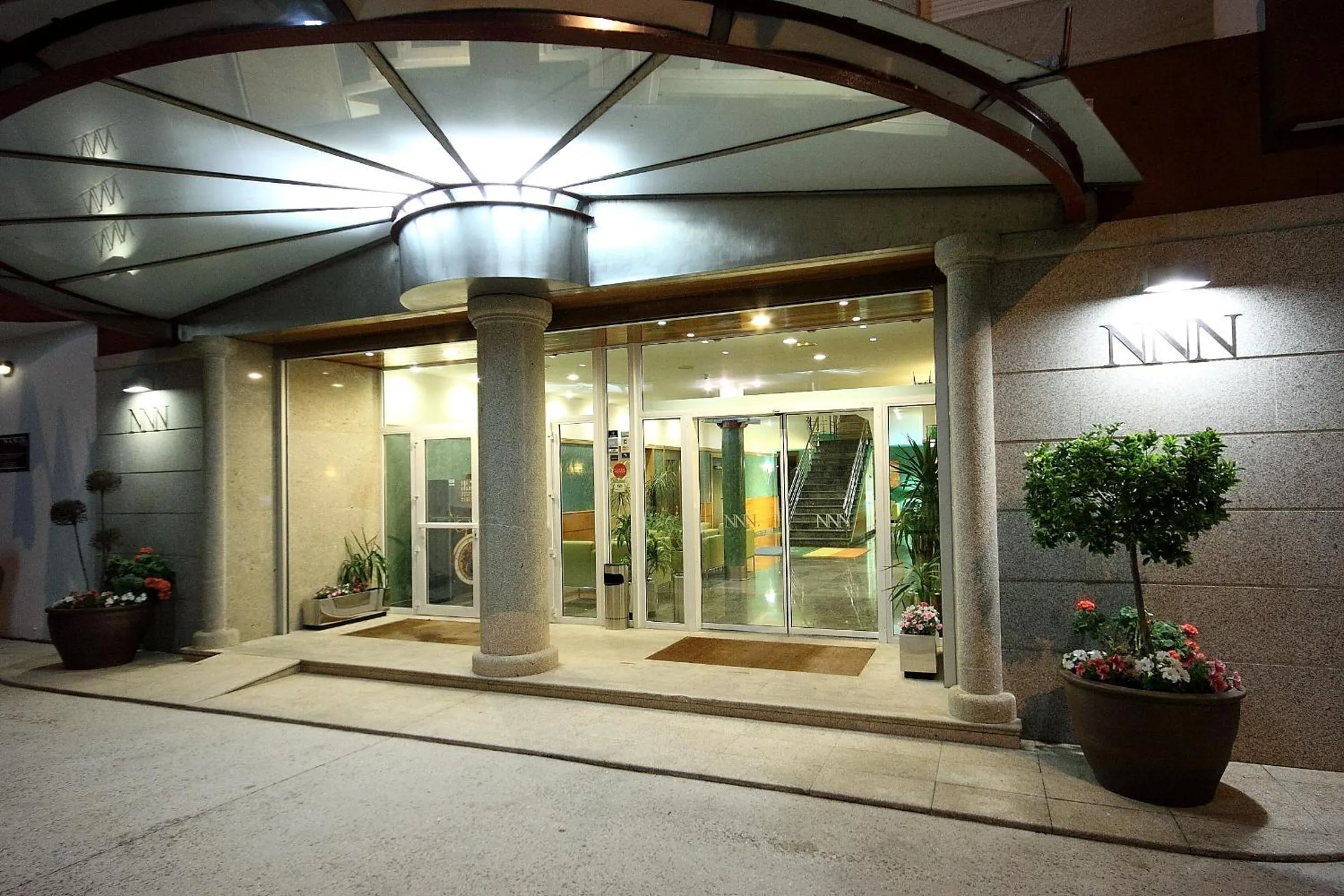 Facade/entrance in Hotel Spa Nanin Playa