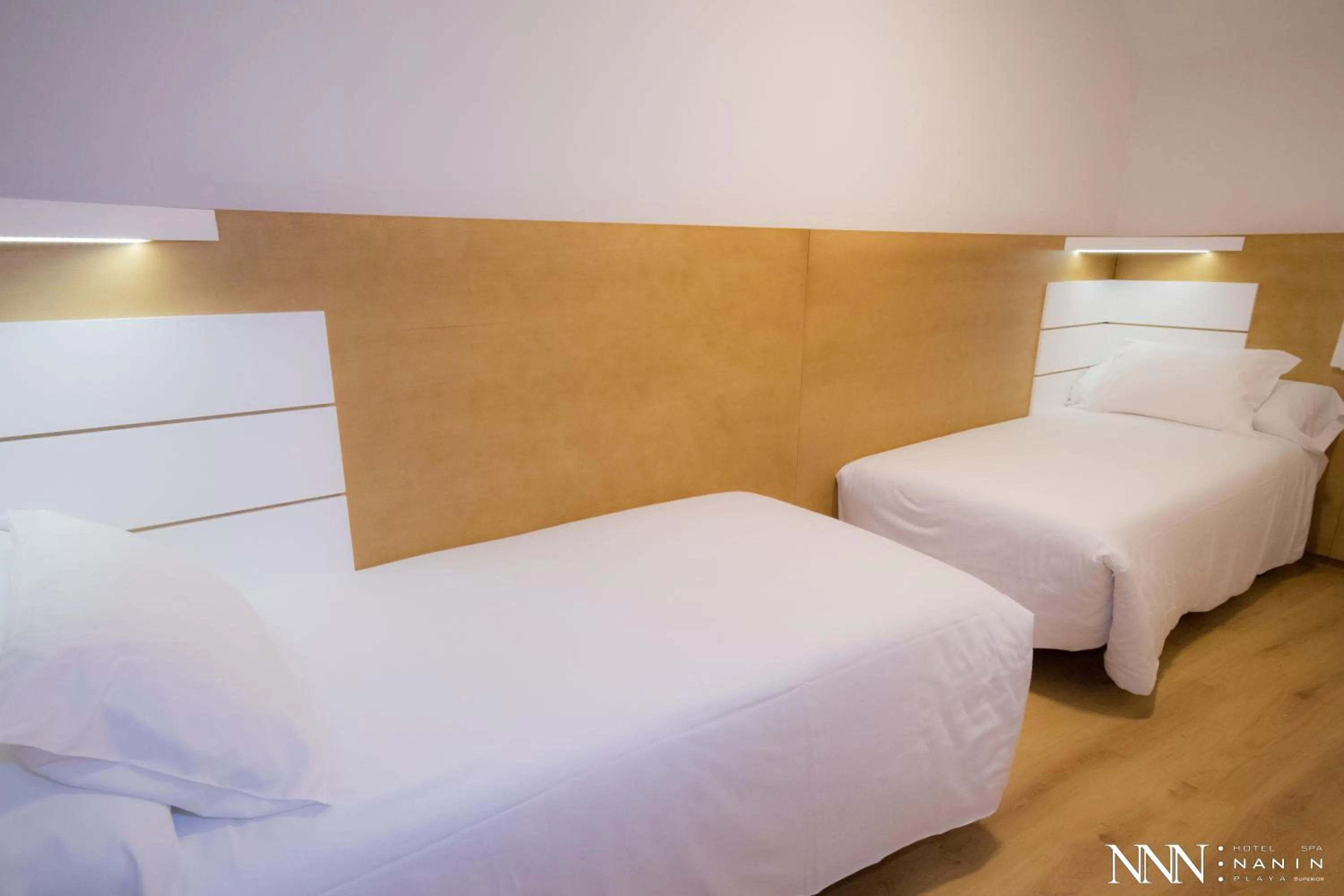 Bed in Hotel Spa Nanin Playa