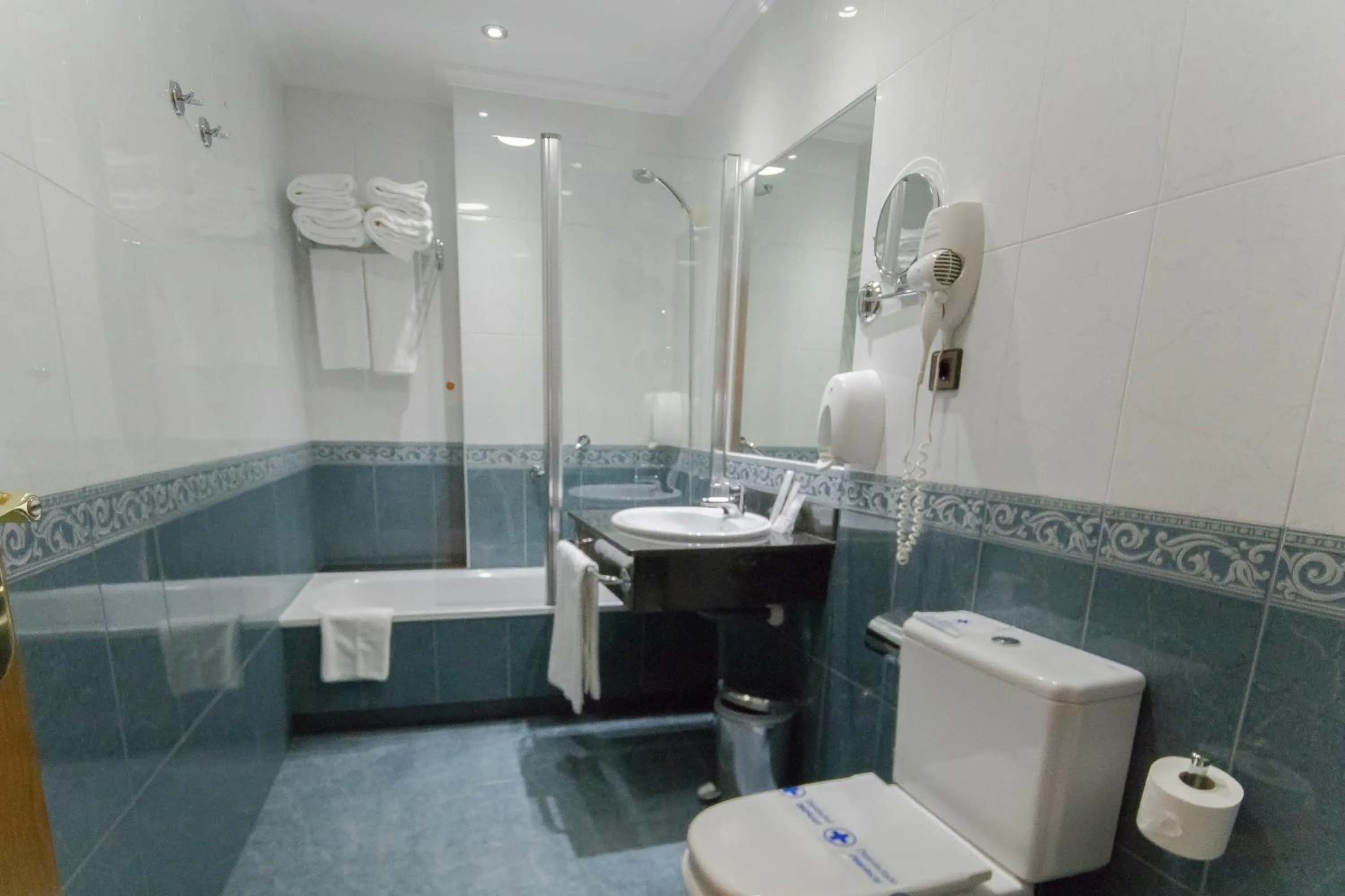 Bathroom in Hotel Spa Nanin Playa