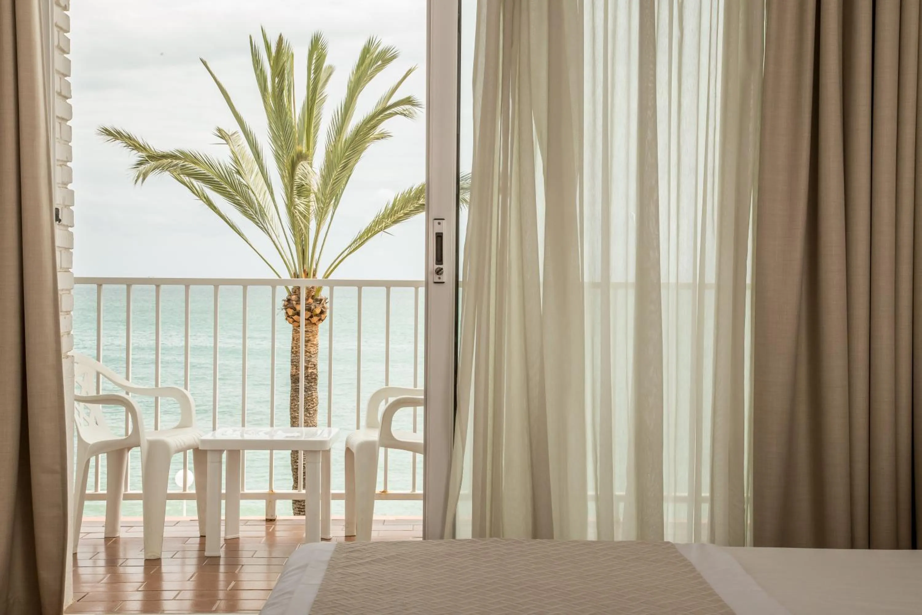 Sea view, Bed in Carlos III