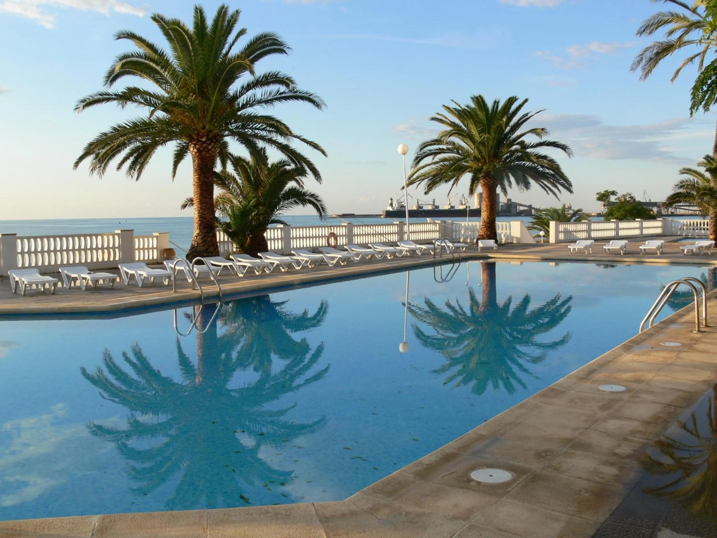 Swimming pool in Carlos III