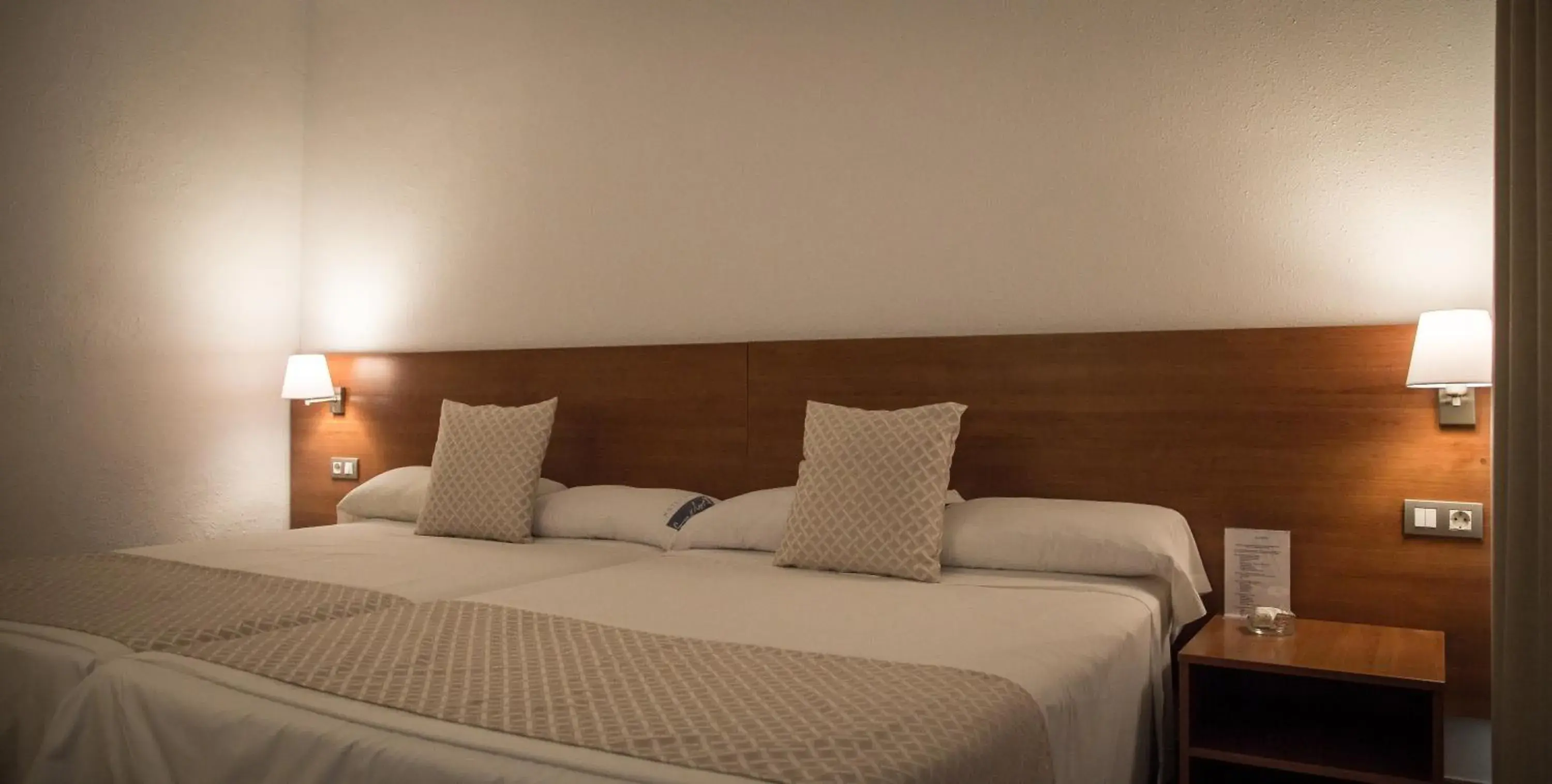 Deluxe Queen Room in Carlos III Deluxe Queen Room in Carlos III