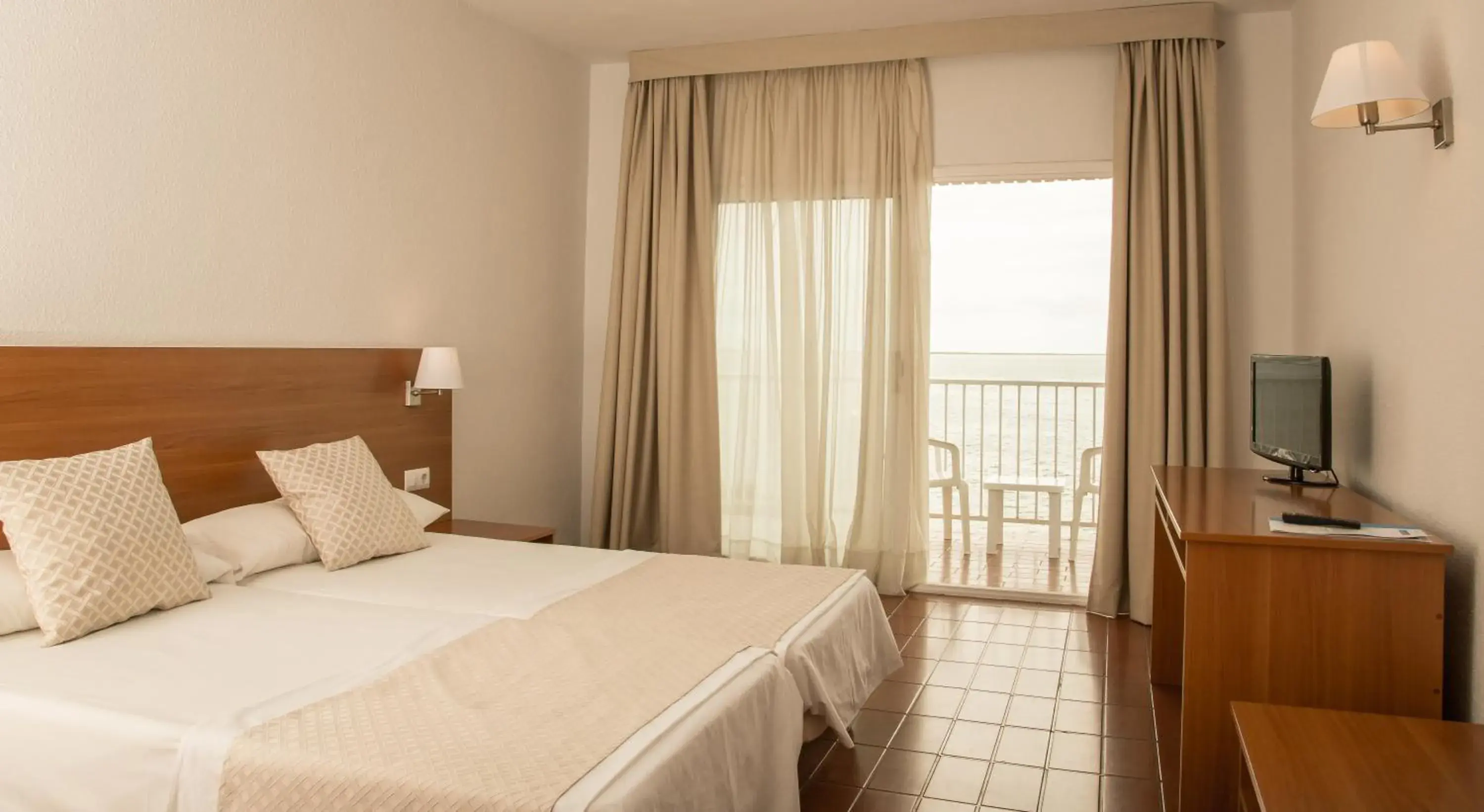 Single Room in Carlos III Single Room in Carlos III