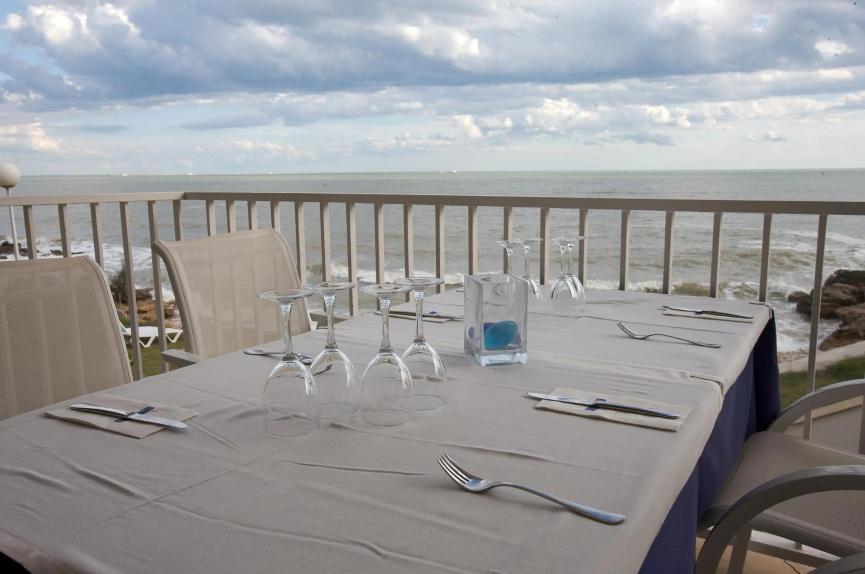 Restaurant/places to eat in Carlos III