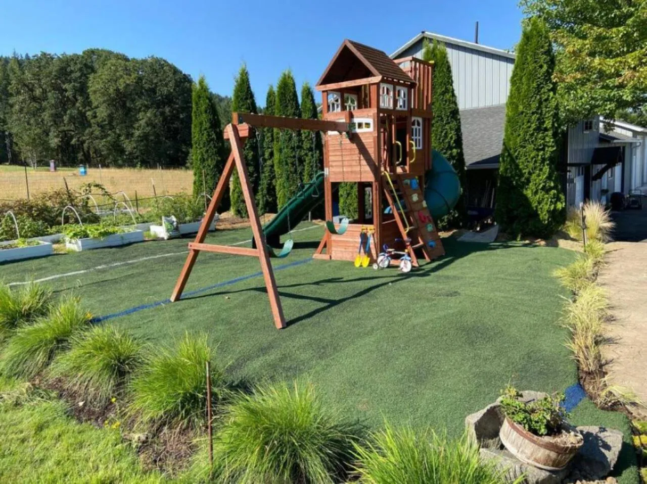 Children play ground in Beautiful Country Apartment, AC, Pickleball, Billiards, Playground, Gardens