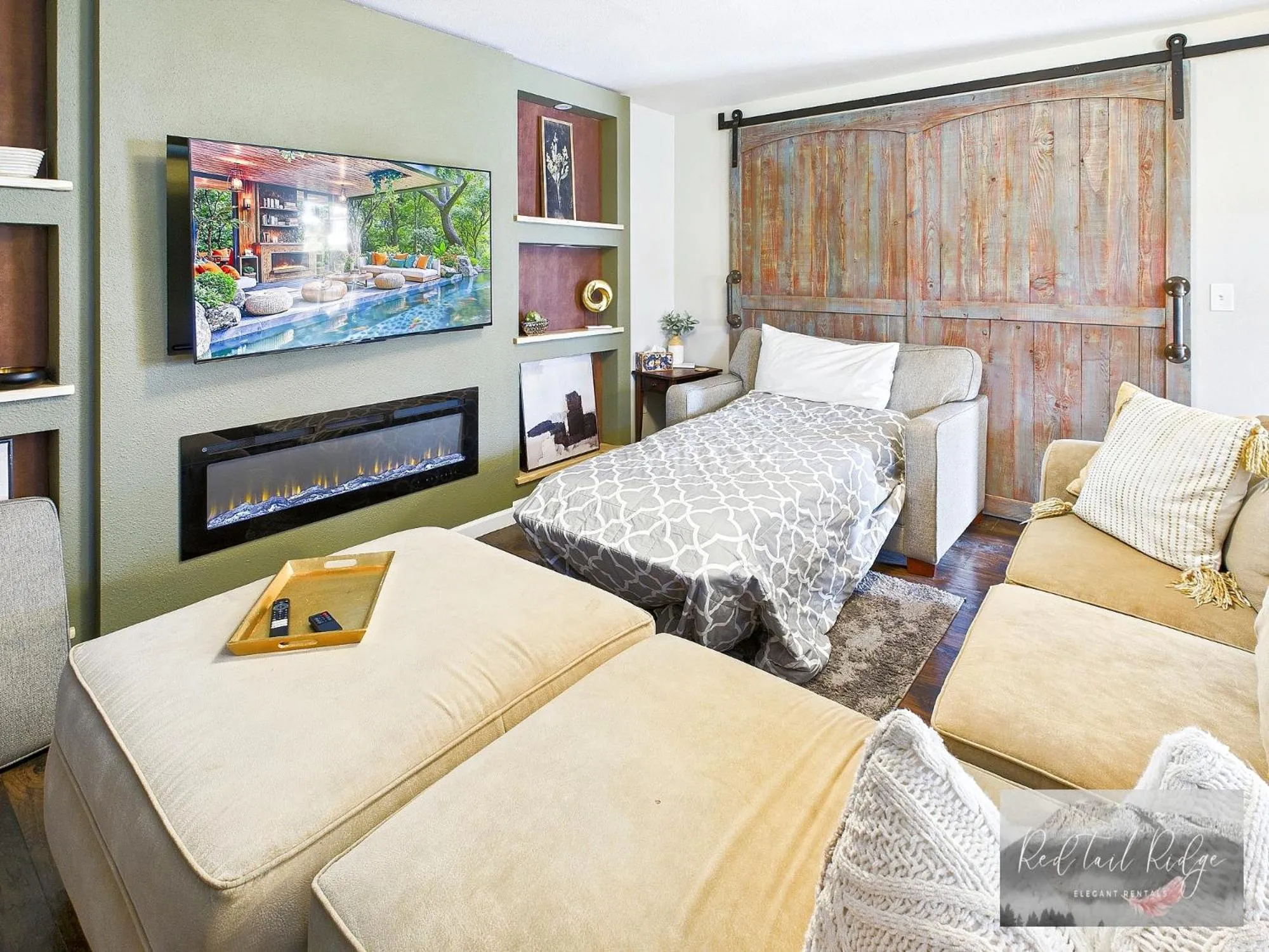 Communal lounge/ TV room, Bed in Beautiful Country Apartment, AC, Pickleball, Billiards, Playground, Gardens