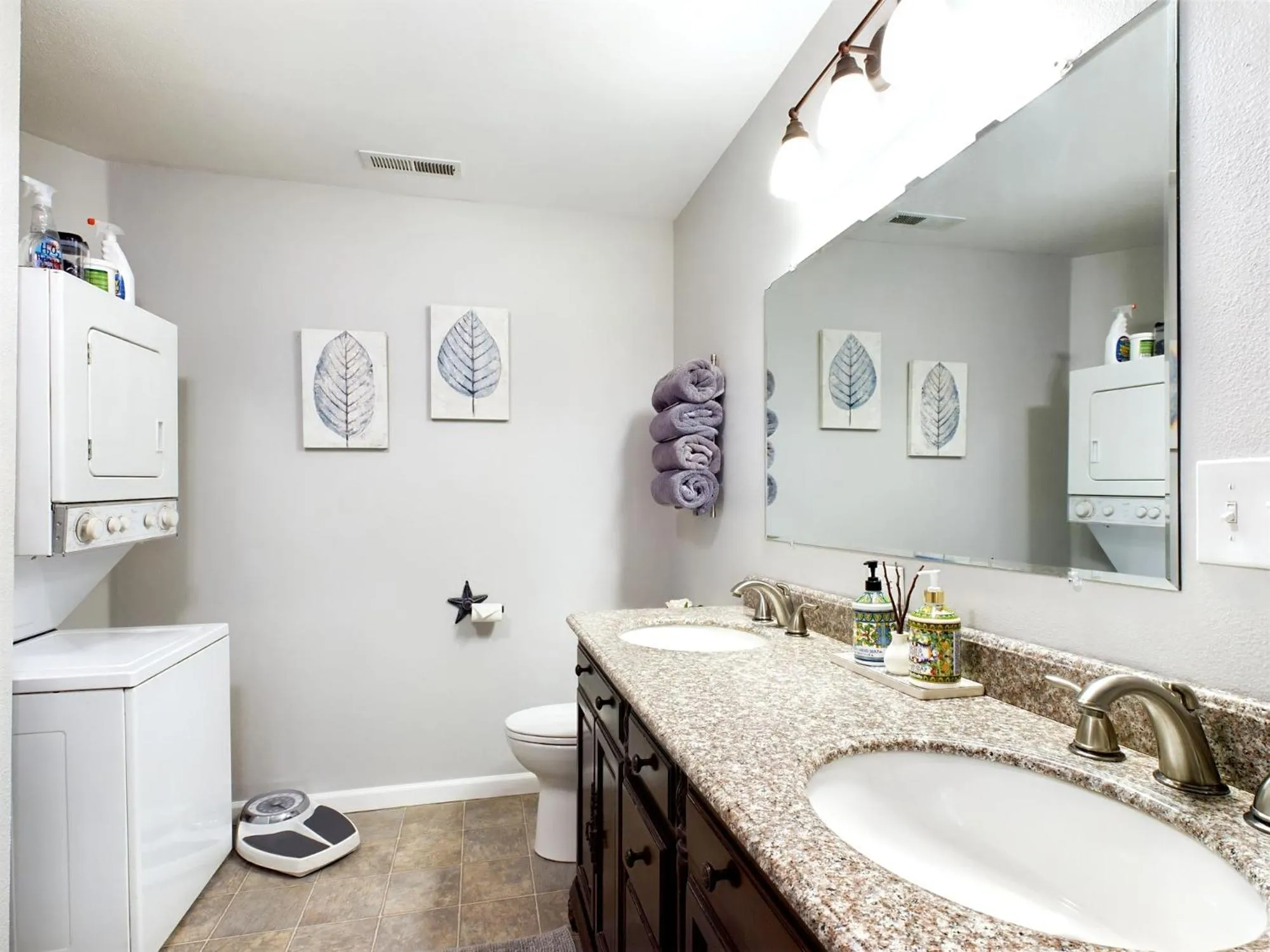 Bathroom in Beautiful Country Apartment, AC, Pickleball, Billiards, Playground, Gardens