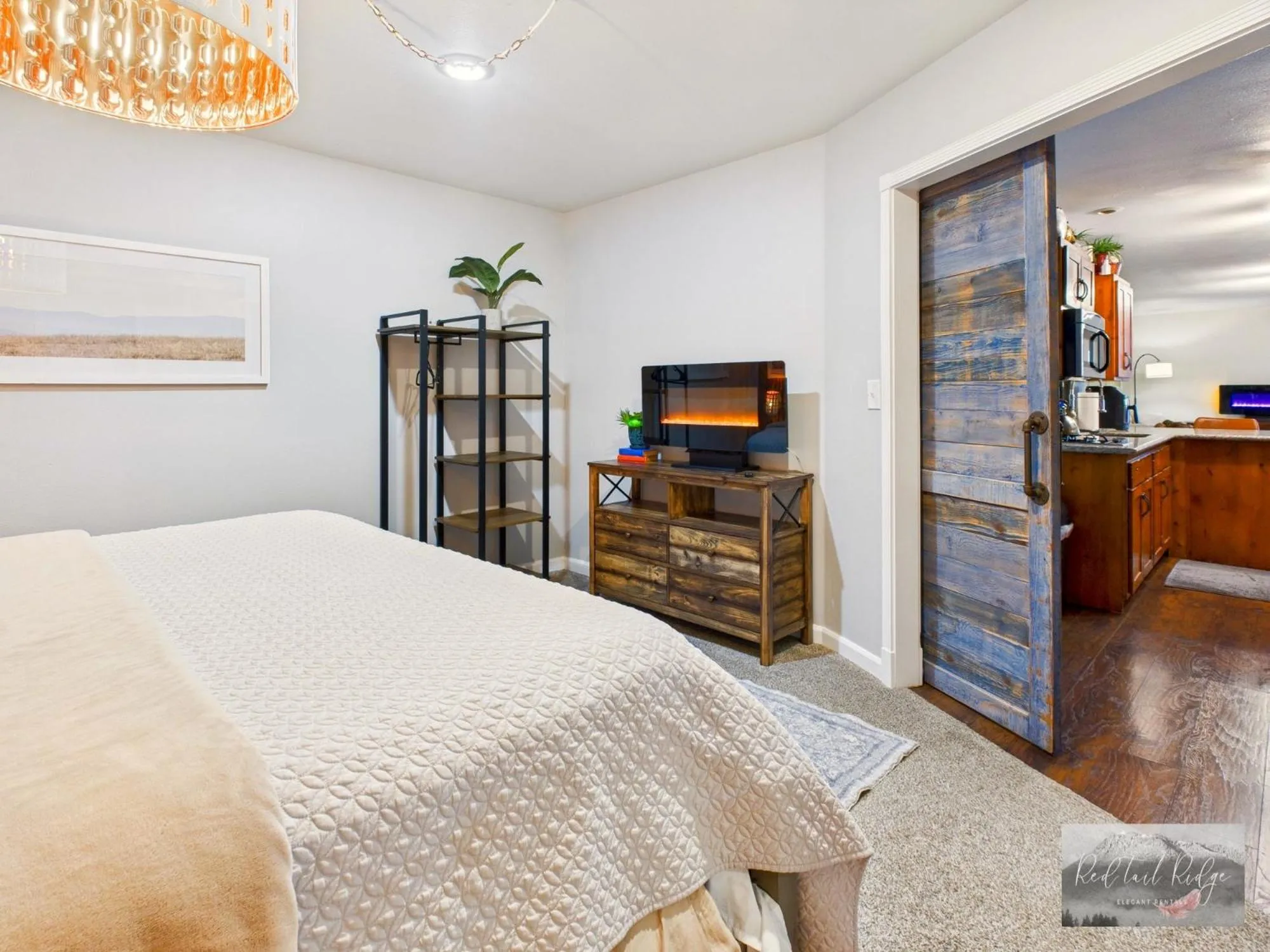 Bedroom, Bed in Beautiful Country Apartment, AC, Pickleball, Billiards, Playground, Gardens