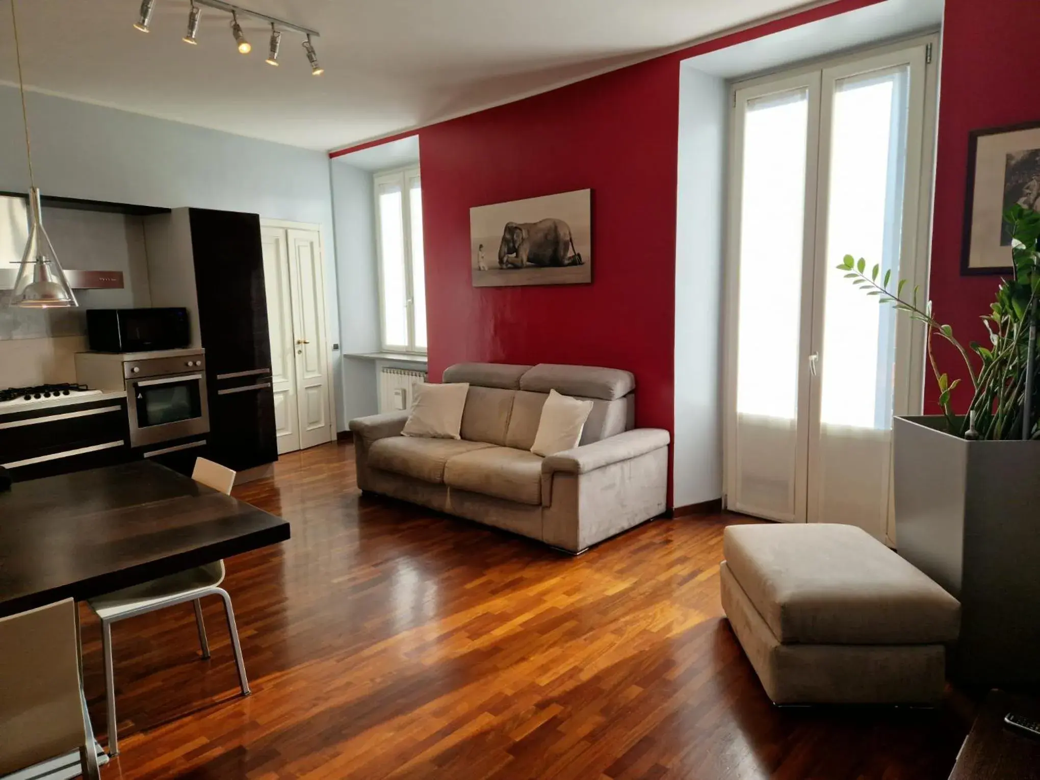 Cozy flat mins walk to Navigli and metro Porta Genova Cozy flat mins walk to Navigli and metro Porta Genova