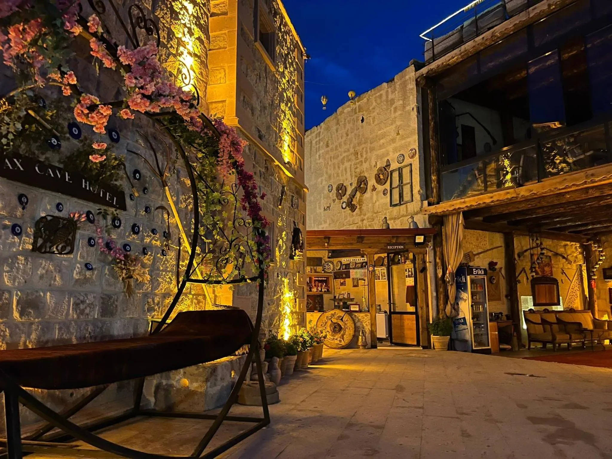 Property building in Atax Cave House