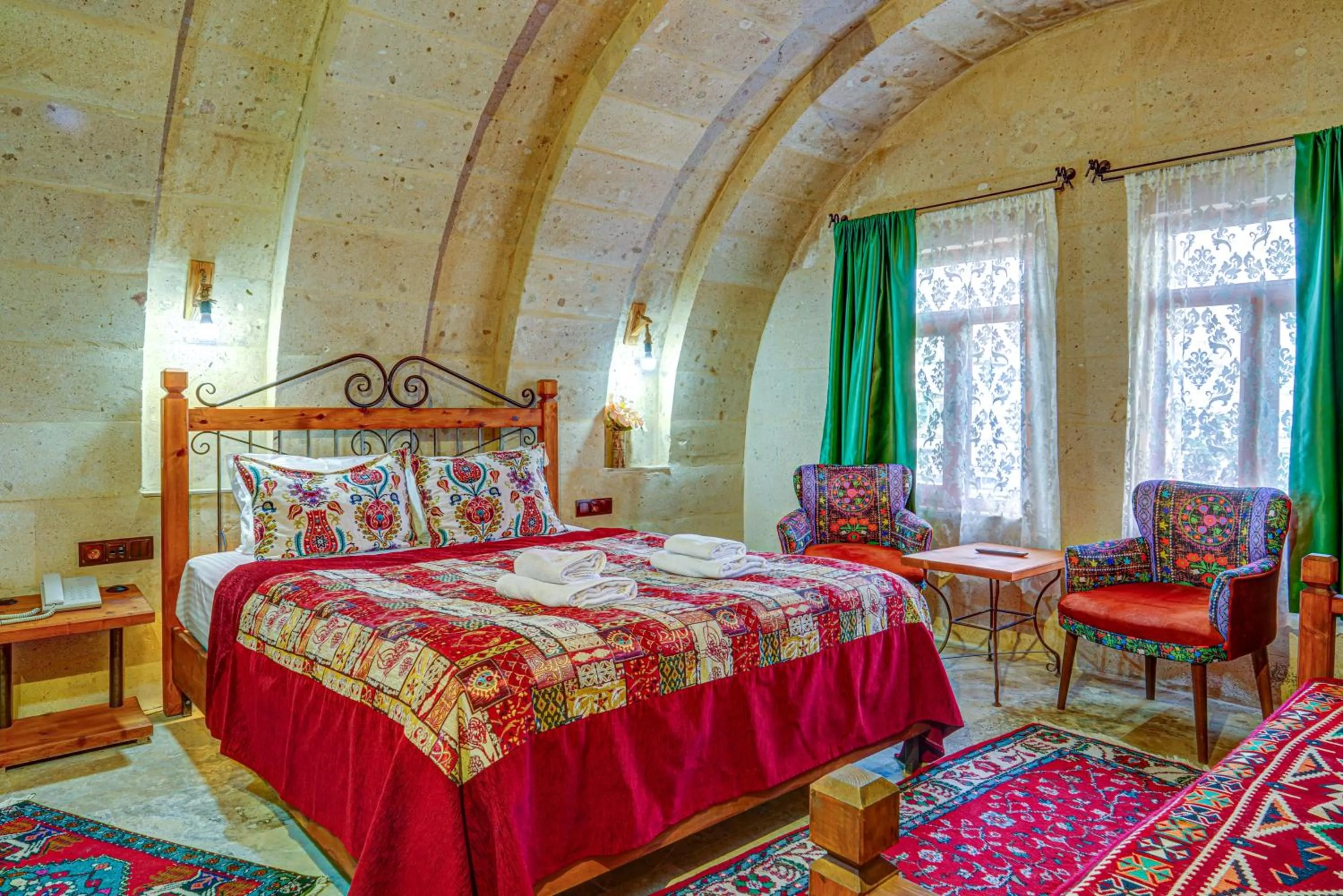 Bedroom, Bed in Atax Cave House