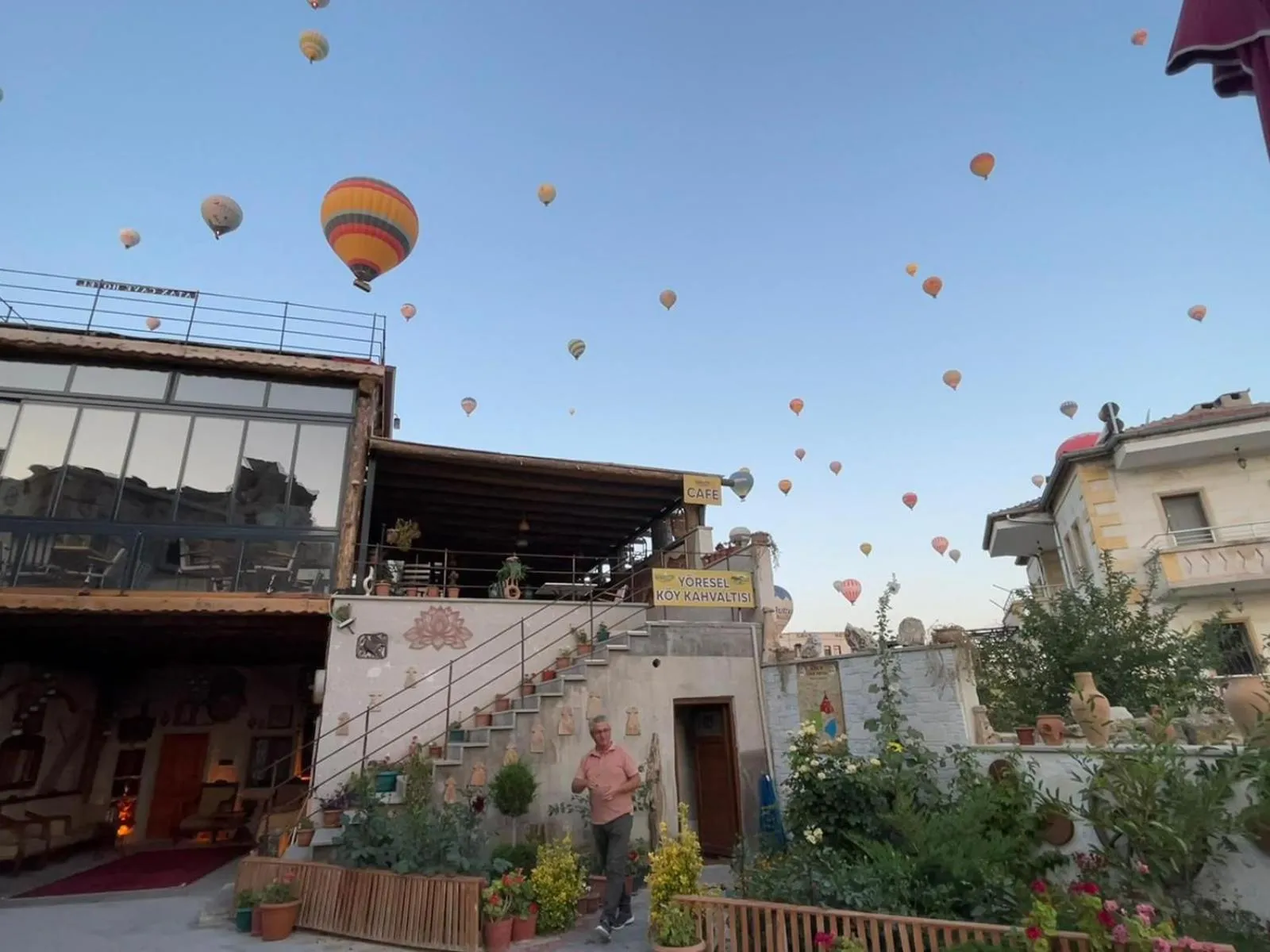Property building in Atax Cave House