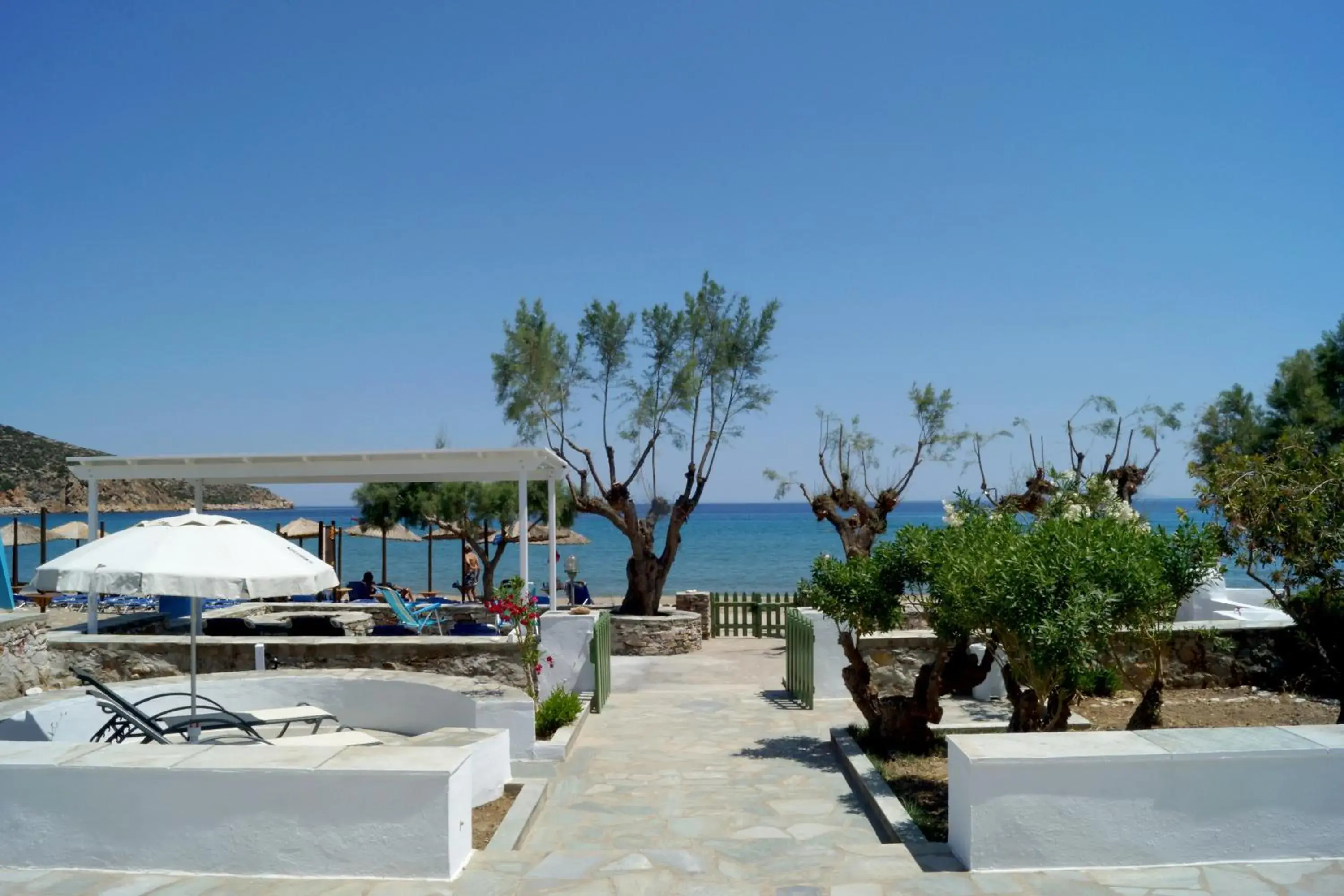 LEANDROS APARTMENTS LEANDROS APARTMENTS