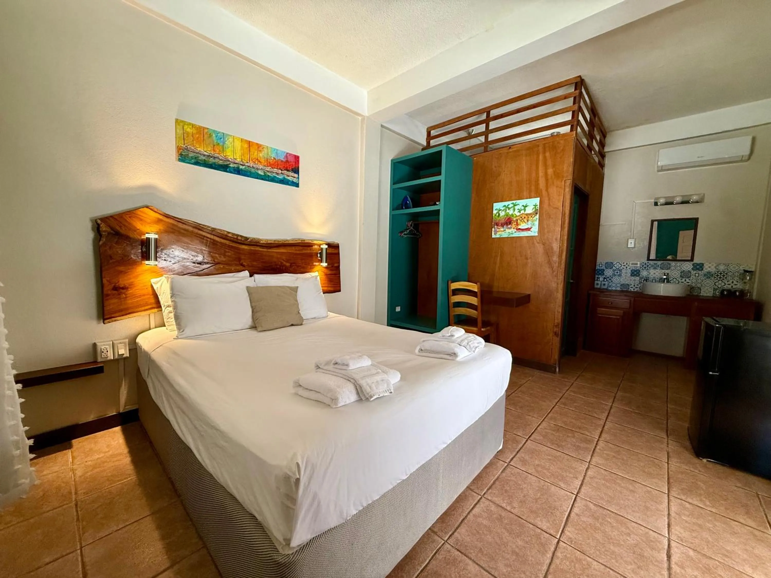 Bedroom, Bed in The Bounty
