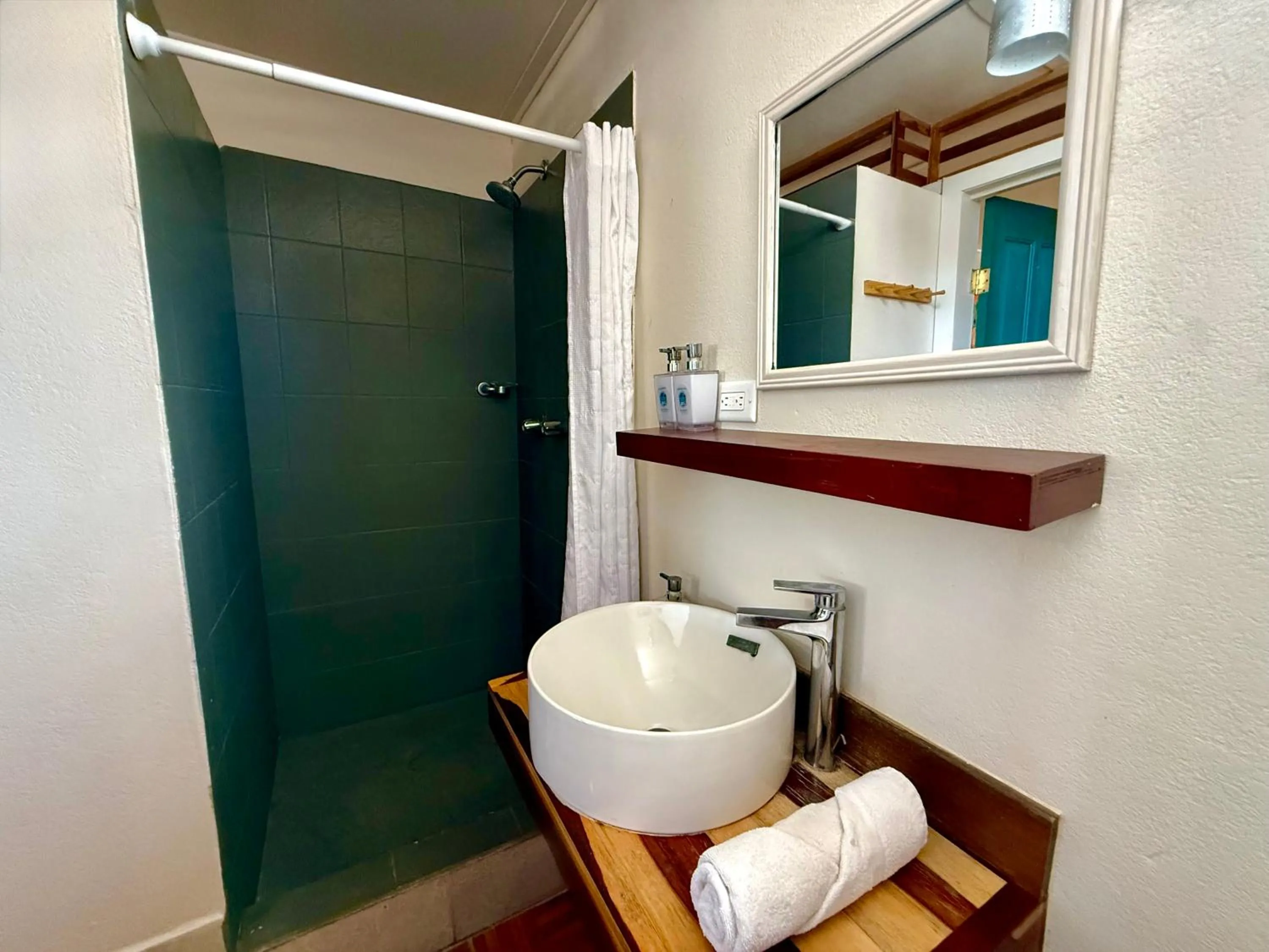 Bathroom in The Bounty