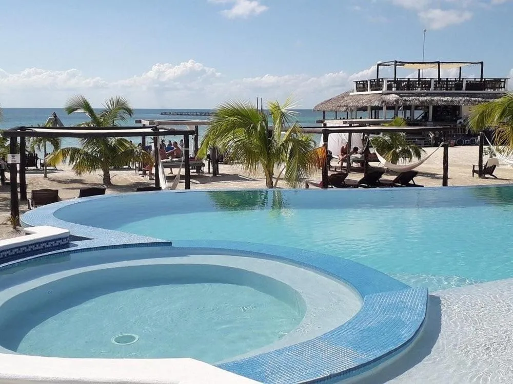 Swimming pool in The Bounty
