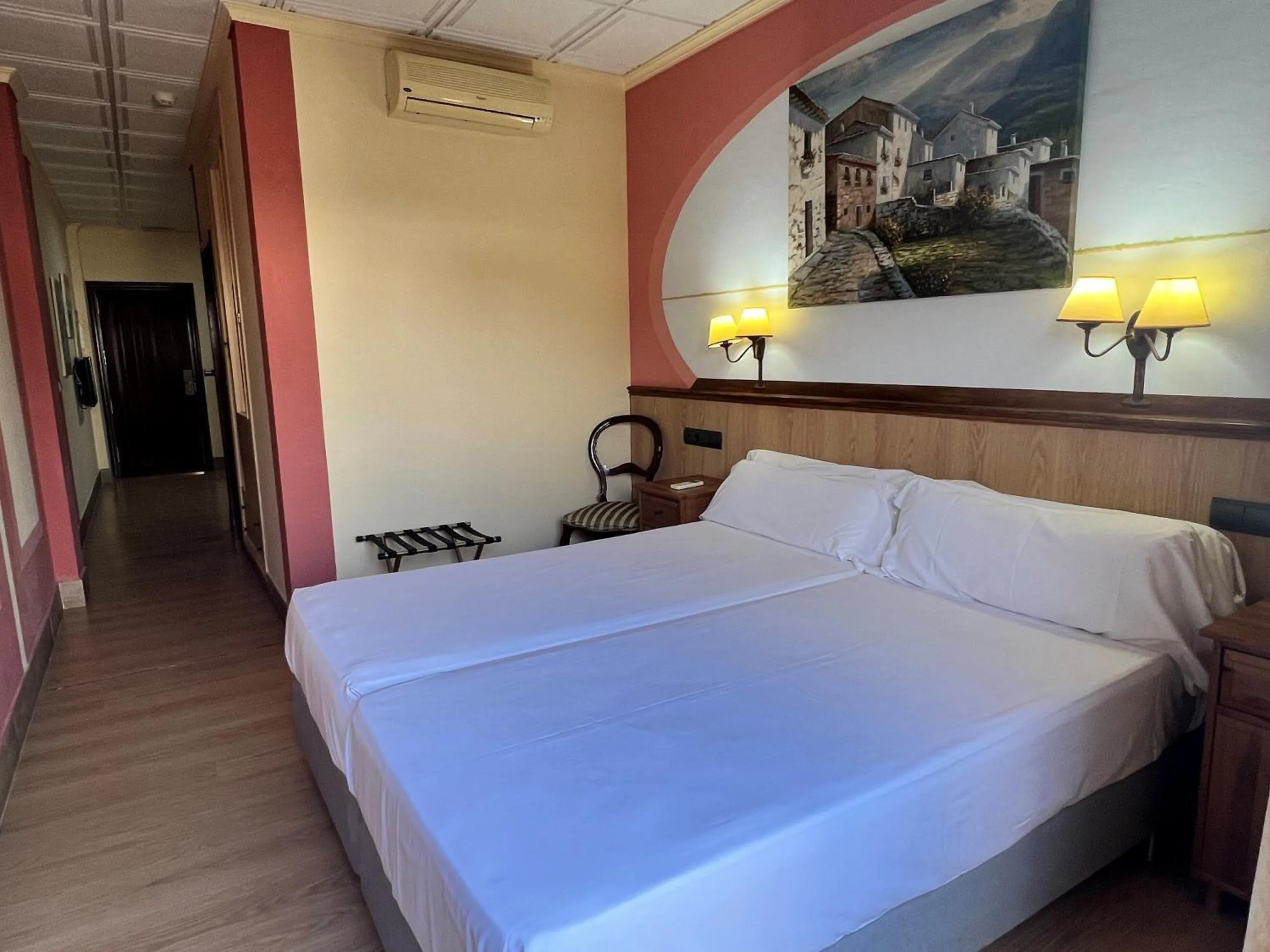 Photo of the whole room, Bed in Hotel Pinomar