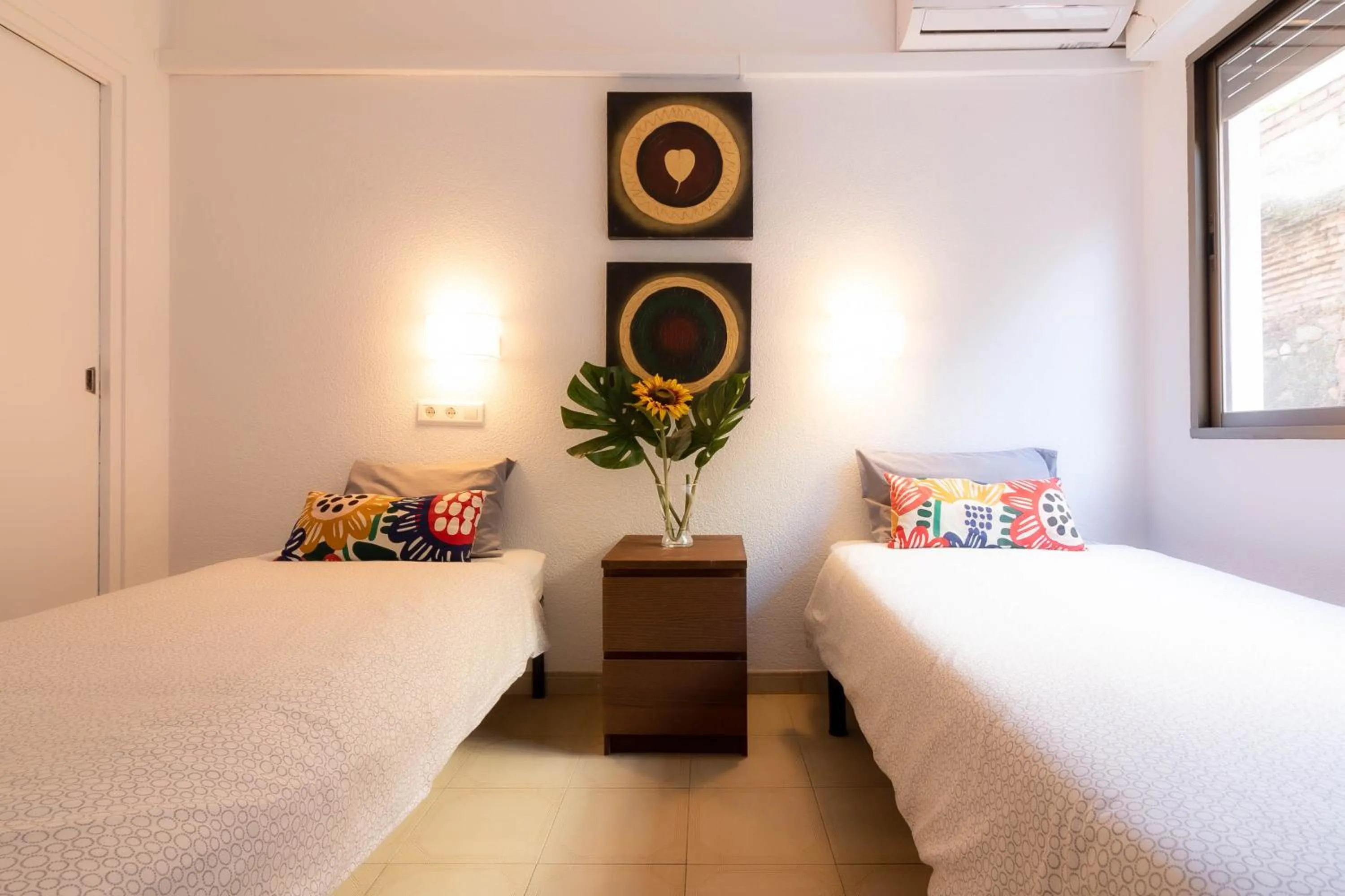 Bedroom, Bed in Reding 5 FreshApartments