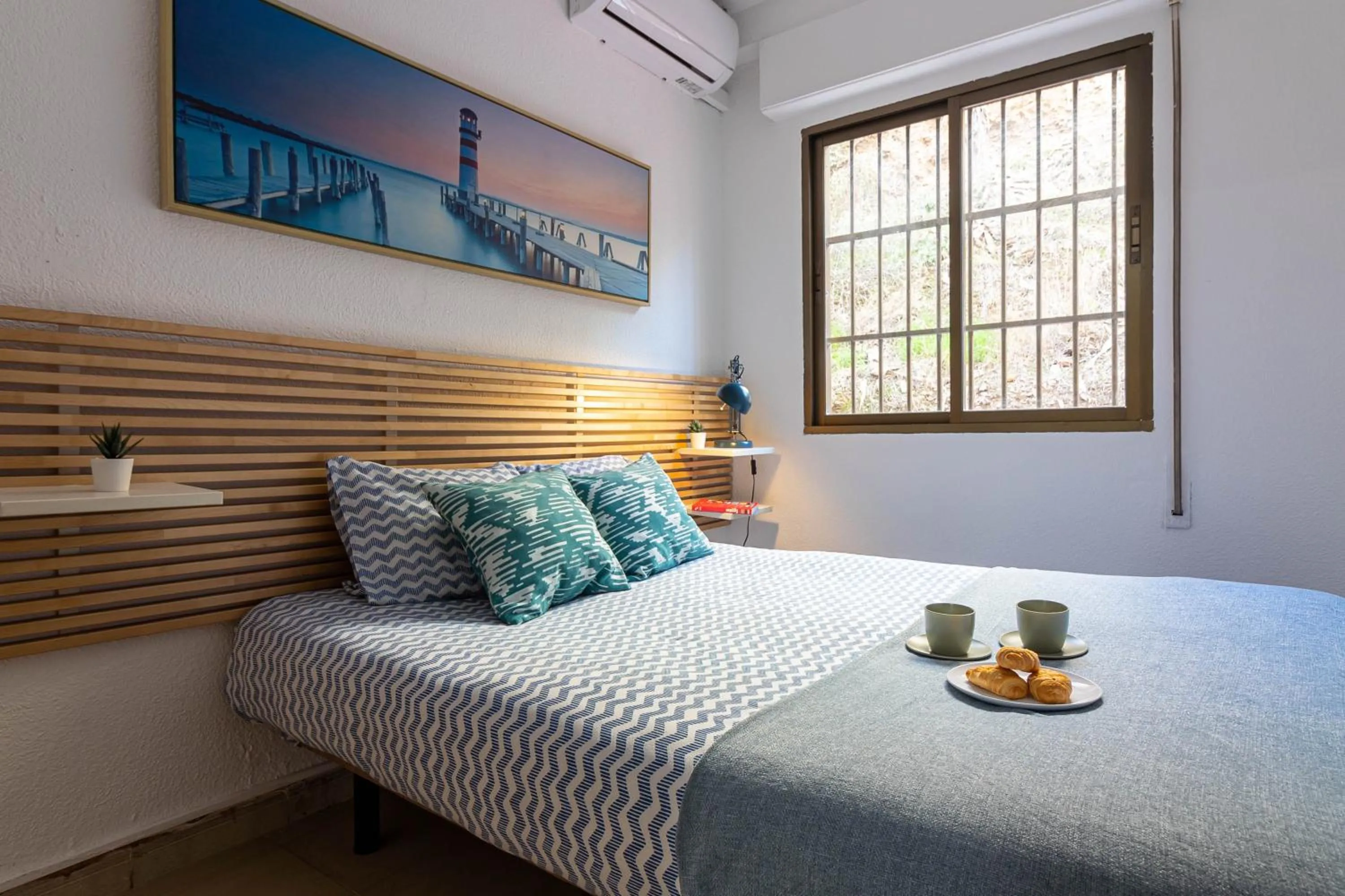 Bedroom, Bed in Reding 5 FreshApartments
