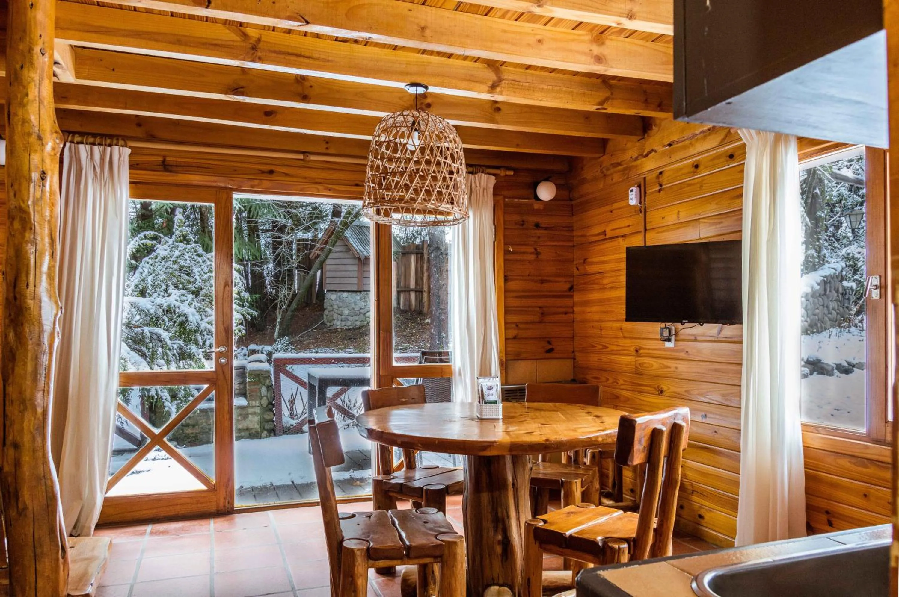 Communal lounge/ TV room in BOG Torres del Bayo