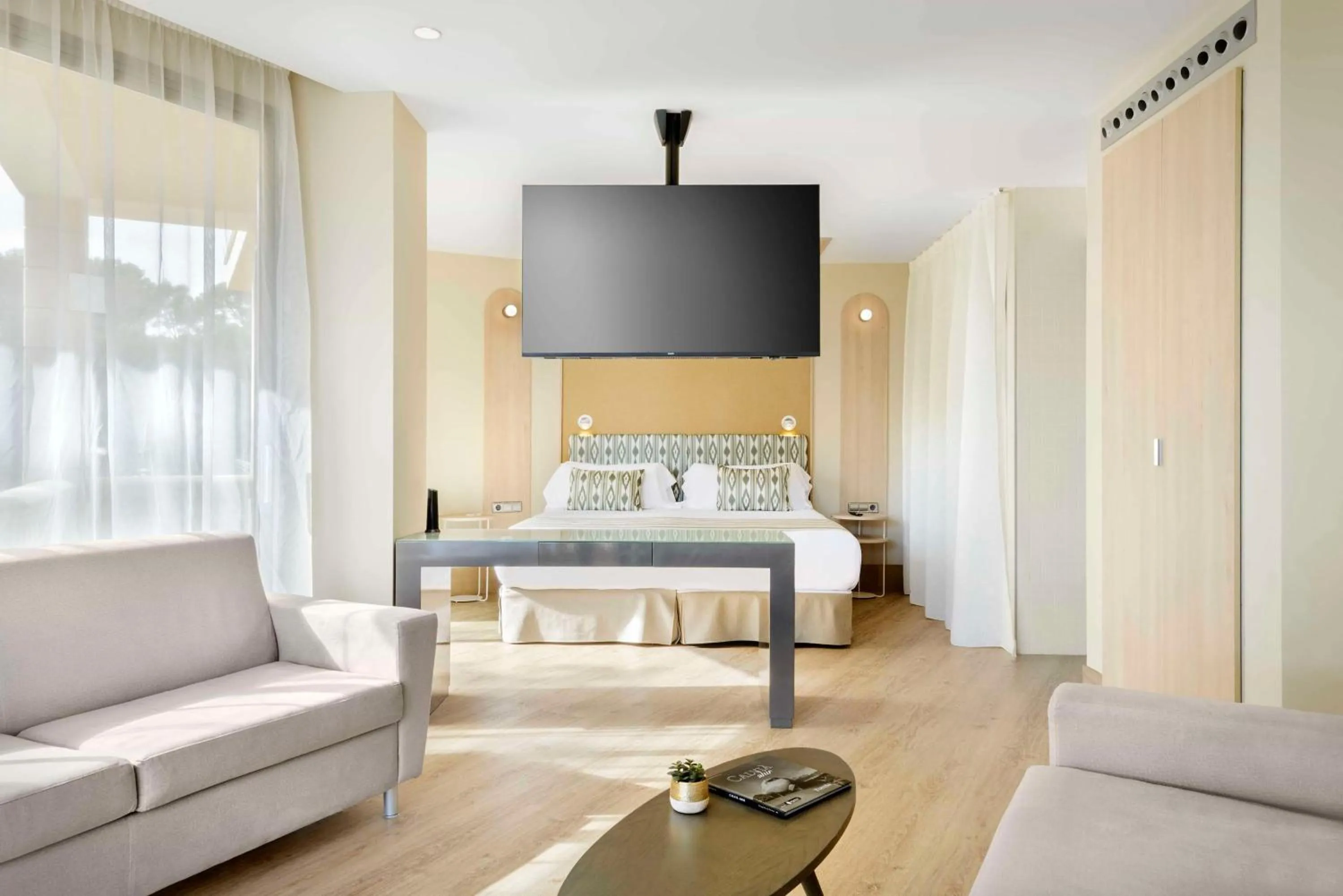 Bed in Barceló Illetas Albatros - Adults Only