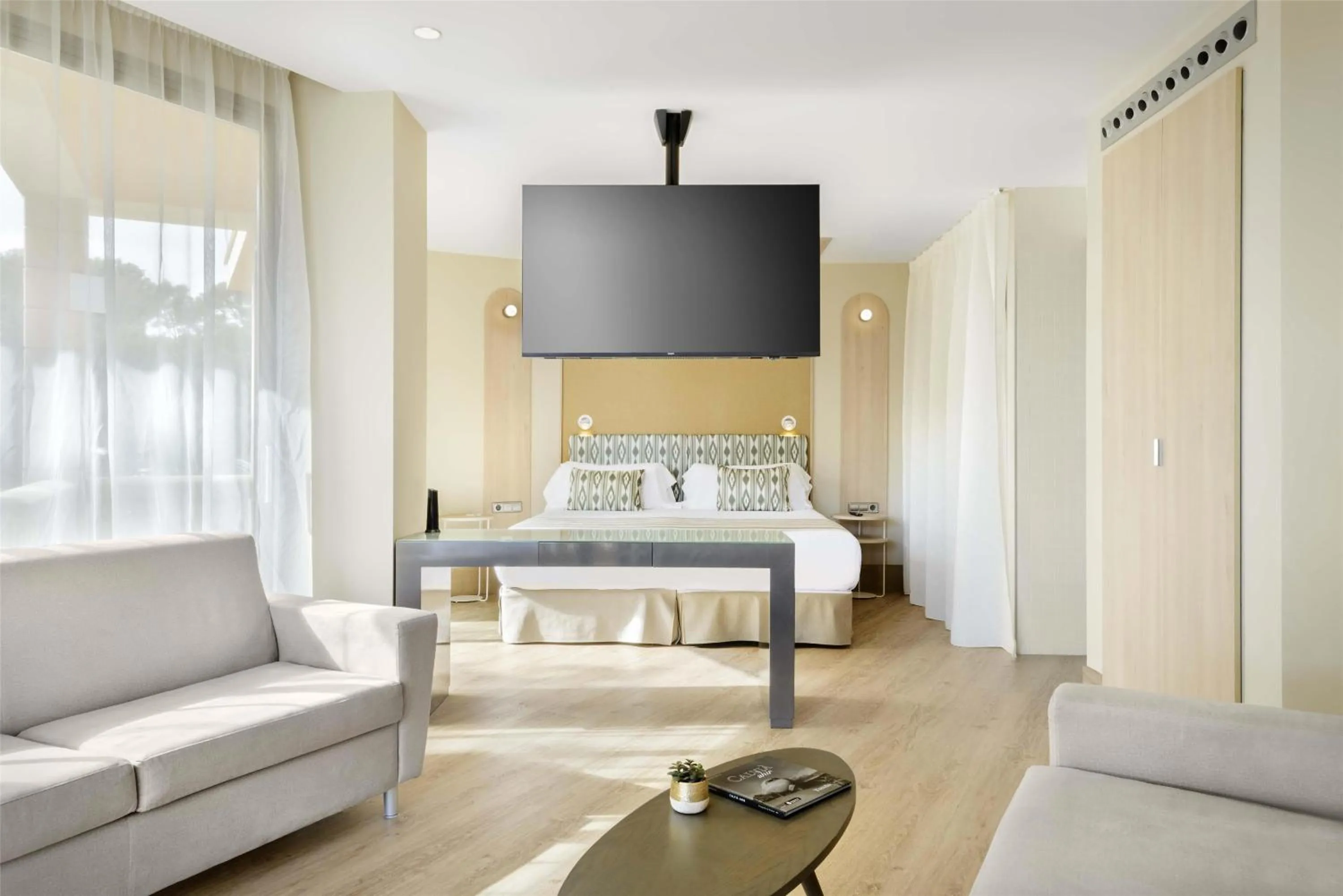 Photo of the whole room, Bed in Barceló Illetas Albatros - Adults Only