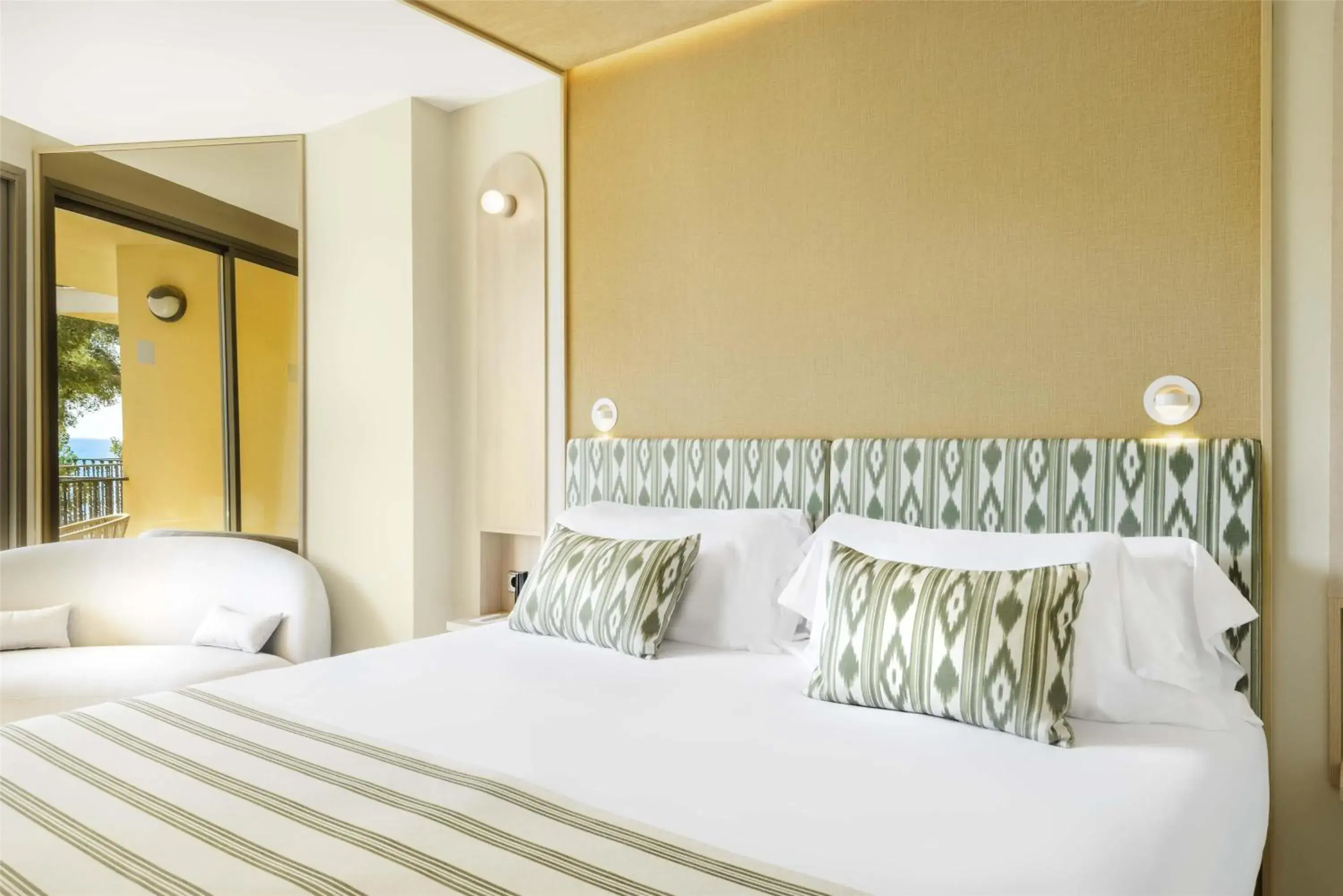 Bedroom, Bed in Barceló Illetas Albatros - Adults Only Bedroom, Bed in Barceló Illetas Albatros - Adults Only