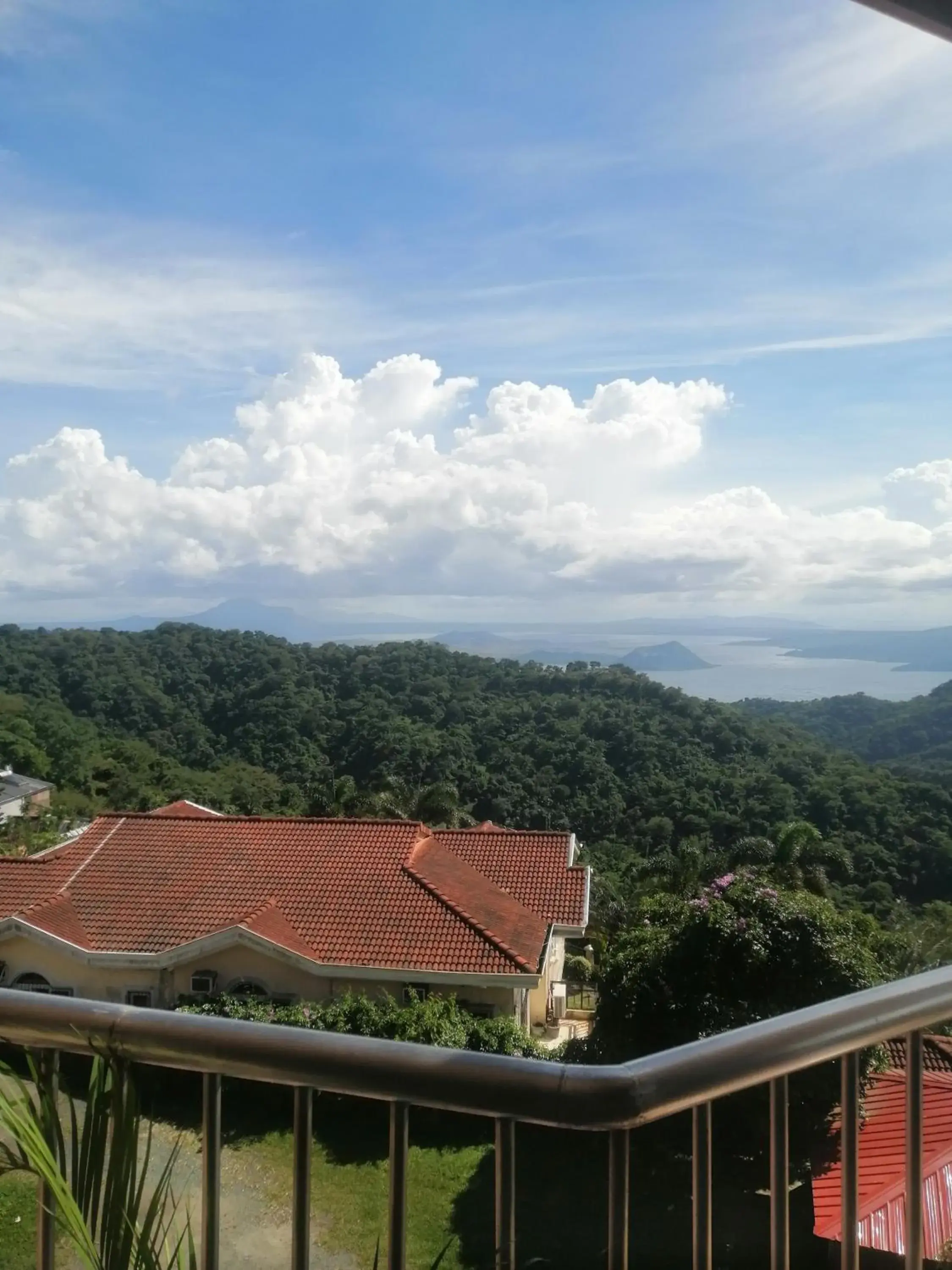 Sang Yoo Mountain View Tagaytay Staycation - Over Looking Of Taal Volcano Sang Yoo Mountain View Tagaytay Staycation - Over Looking Of Taal Volcano