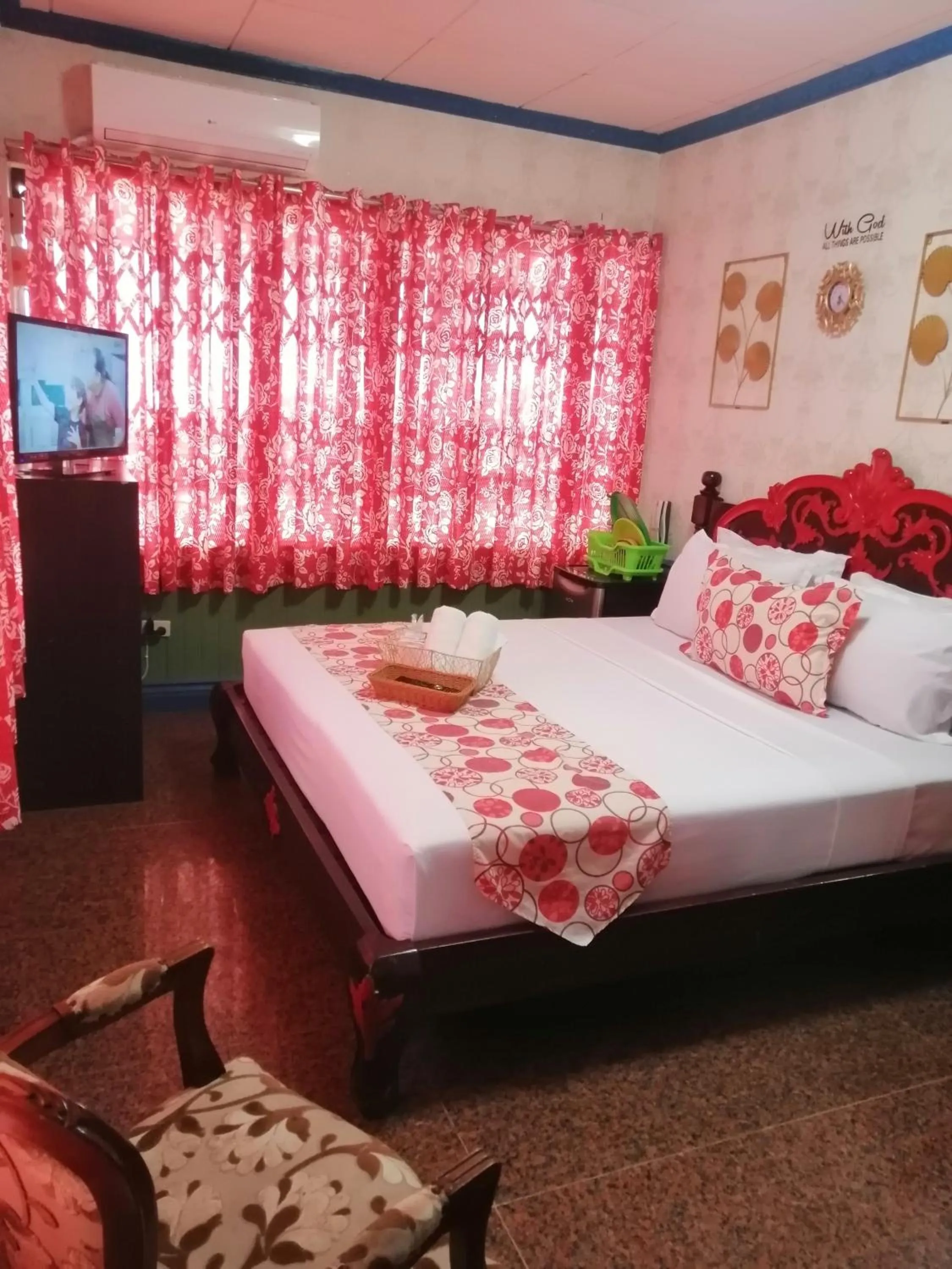 Bed in Sang Yoo Mountain View Tagaytay Staycation - Over Looking Of Taal Volcano