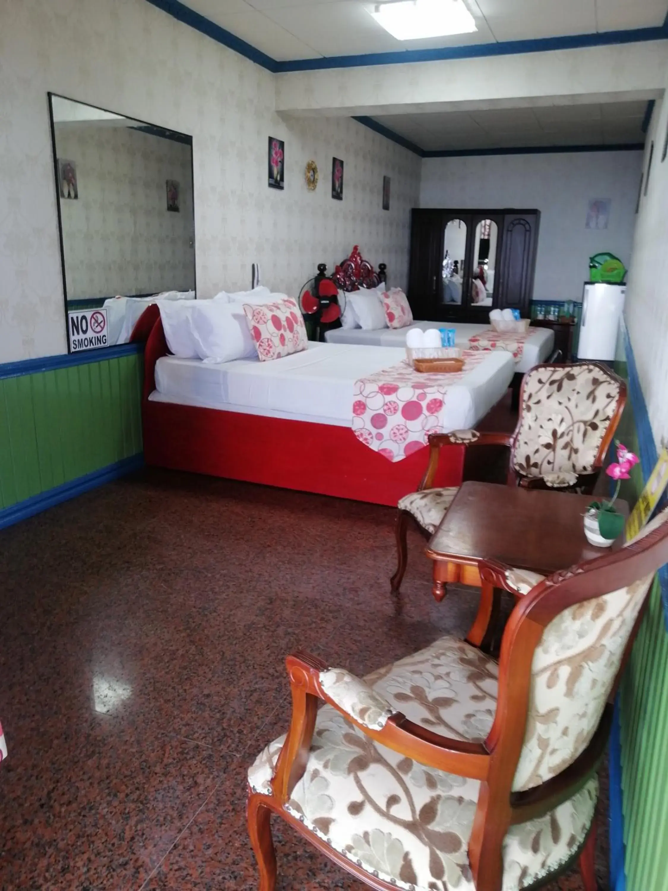 Bed in Sang Yoo Mountain View Tagaytay Staycation - Over Looking Of Taal Volcano Bed in Sang Yoo Mountain View Tagaytay Staycation - Over Looking Of Taal Volcano