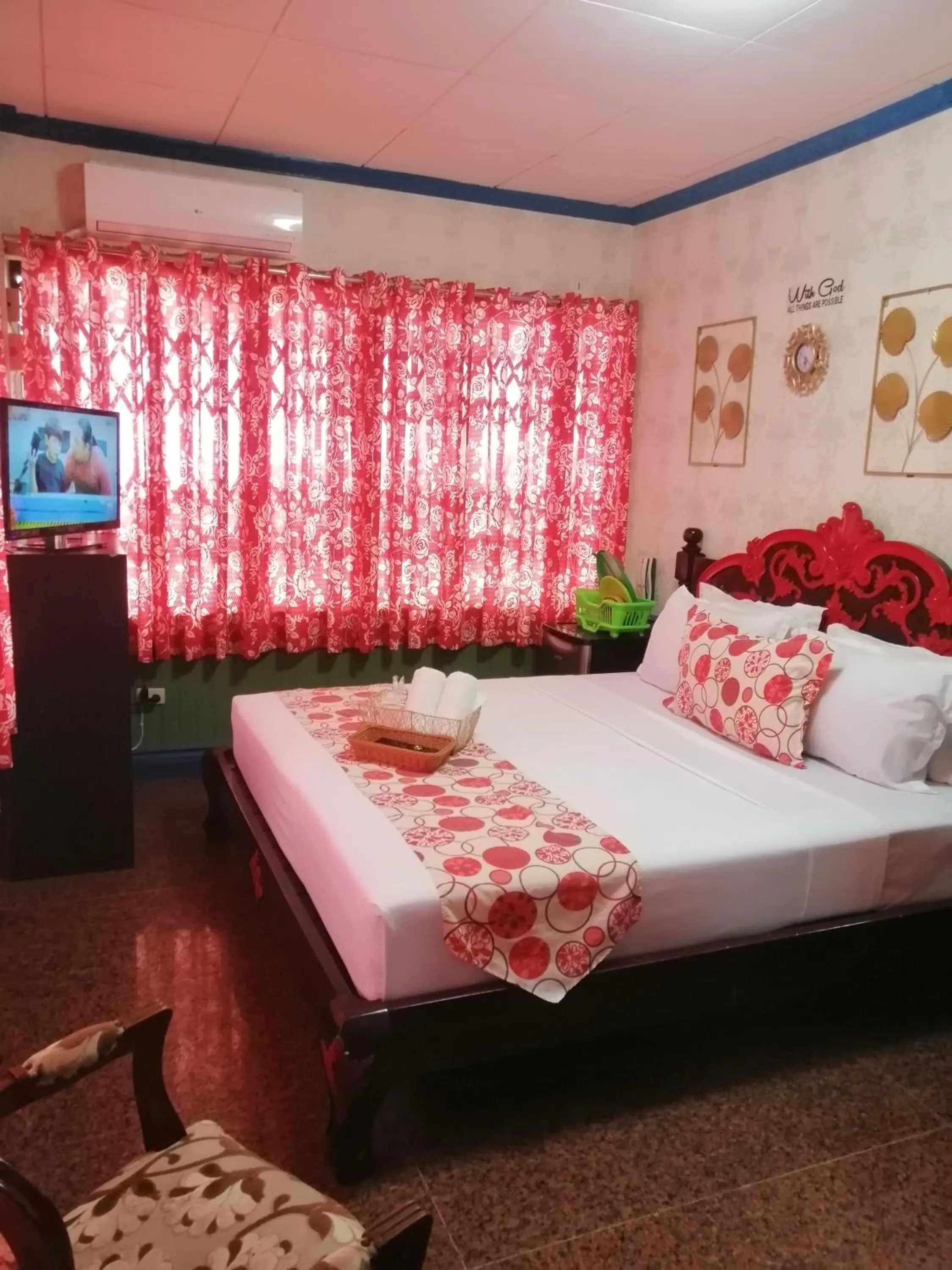 Bed in Sang Yoo Mountain View Tagaytay Staycation - Over Looking Of Taal Volcano