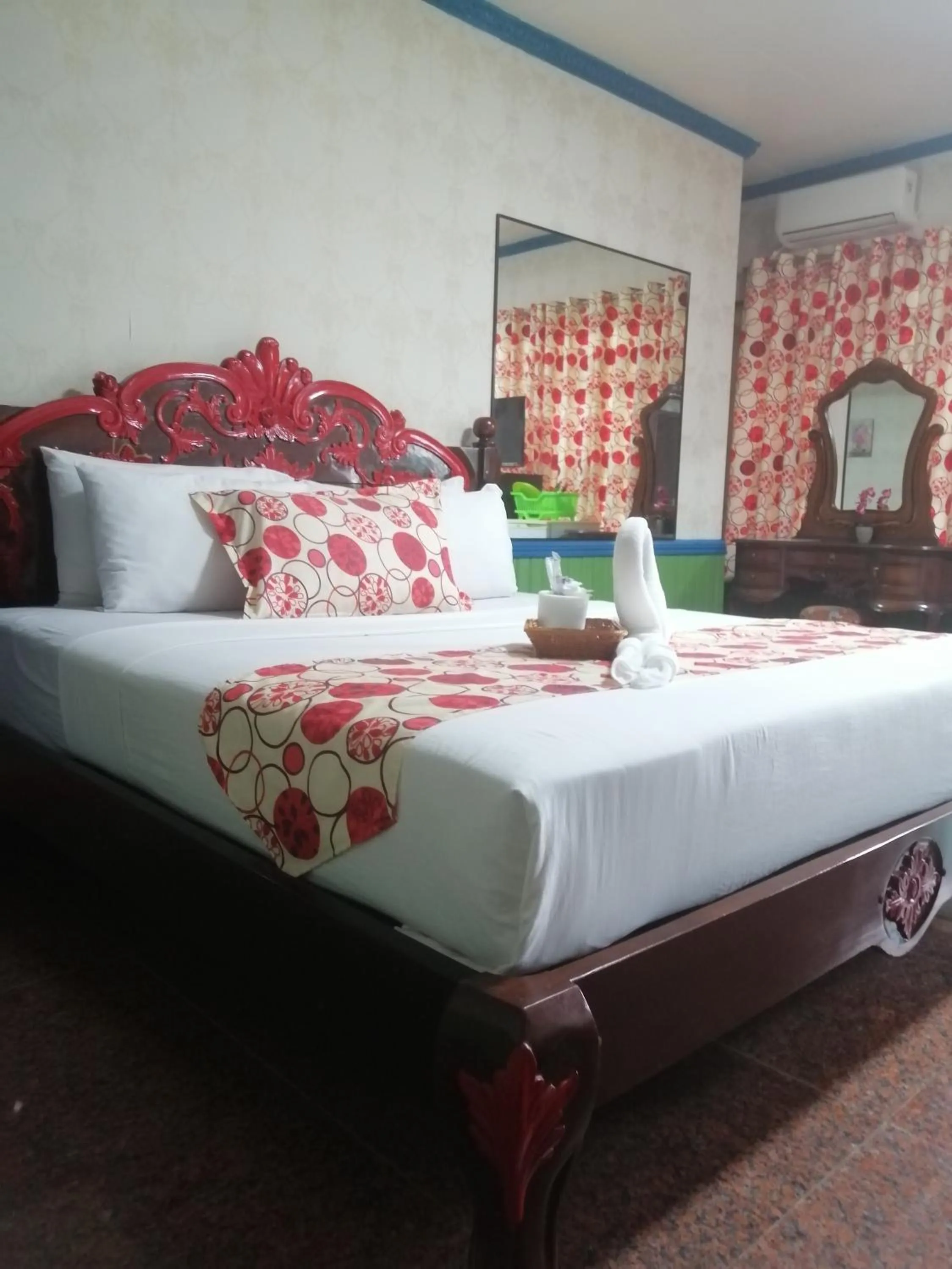 Bed in Sang Yoo Mountain View Tagaytay Staycation - Over Looking Of Taal Volcano
