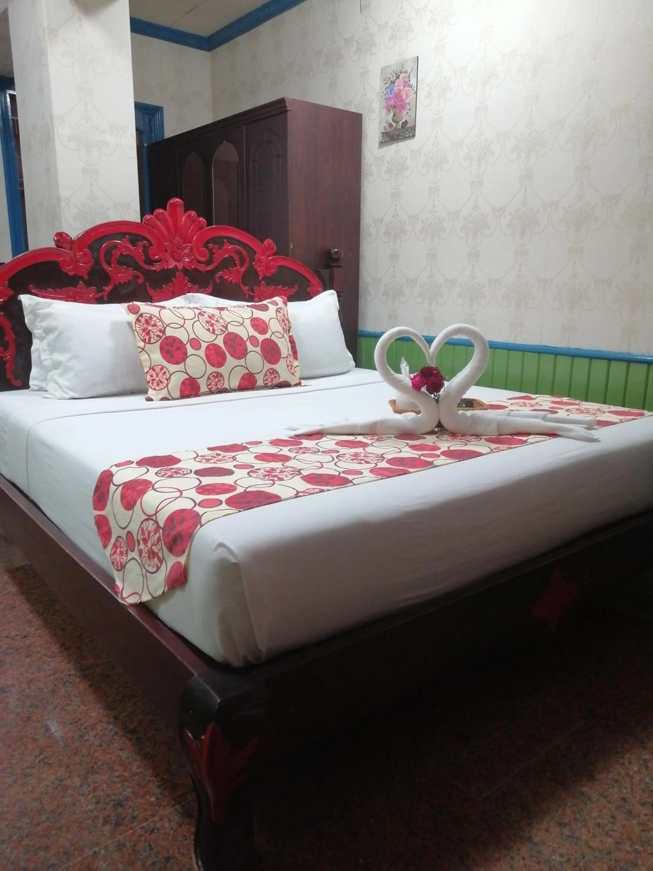 Bed in Sang Yoo Mountain View Tagaytay Staycation - Over Looking Of Taal Volcano