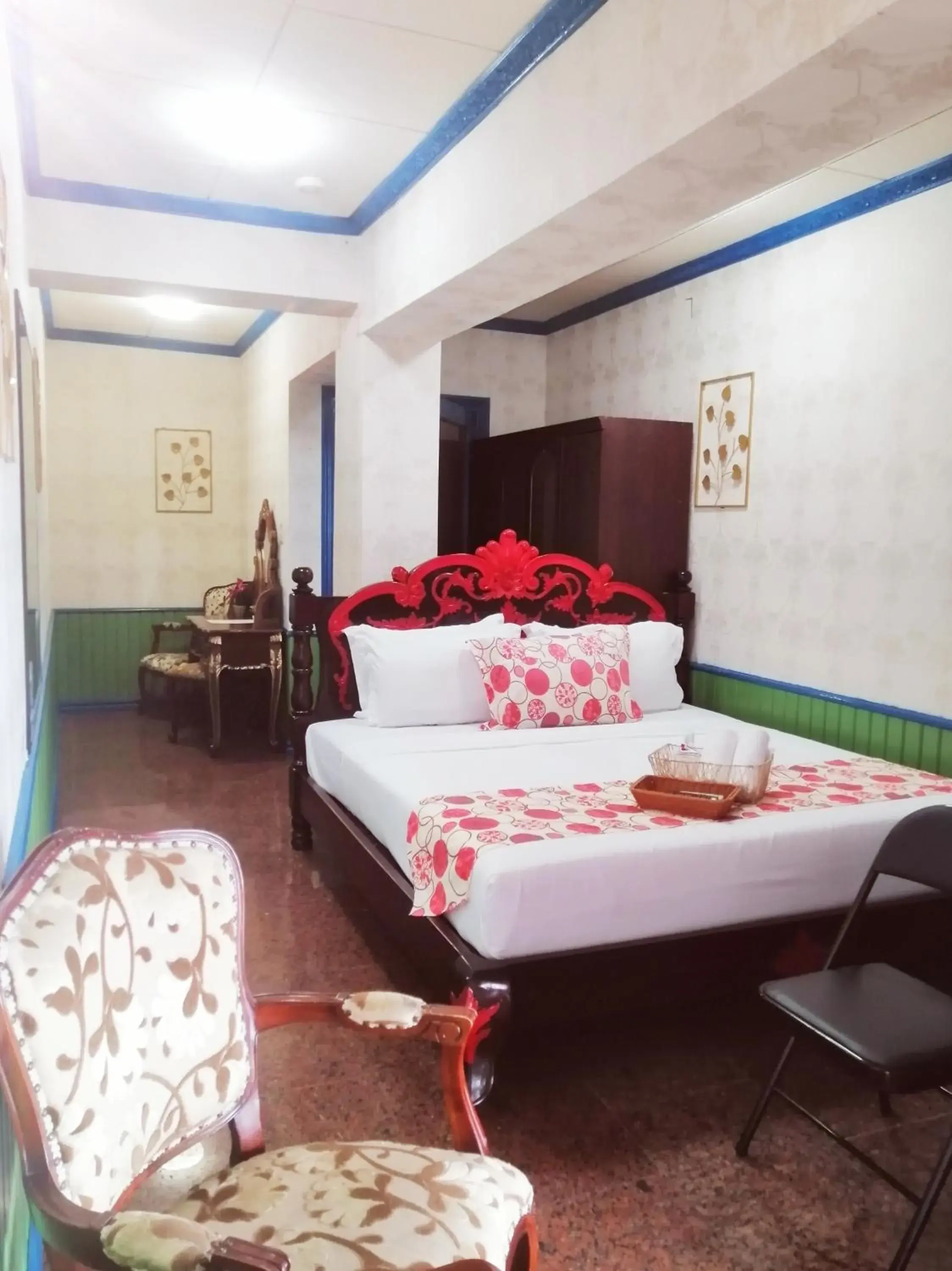 Bed in Sang Yoo Mountain View Tagaytay Staycation - Over Looking Of Taal Volcano Bed in Sang Yoo Mountain View Tagaytay Staycation - Over Looking Of Taal Volcano