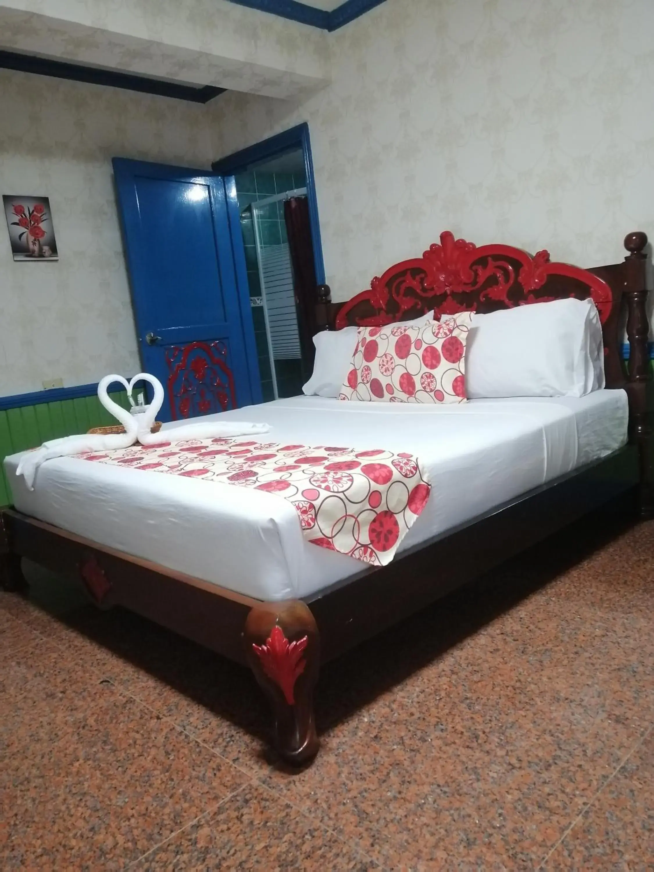 Bed in Sang Yoo Mountain View Tagaytay Staycation - Over Looking Of Taal Volcano Bed in Sang Yoo Mountain View Tagaytay Staycation - Over Looking Of Taal Volcano