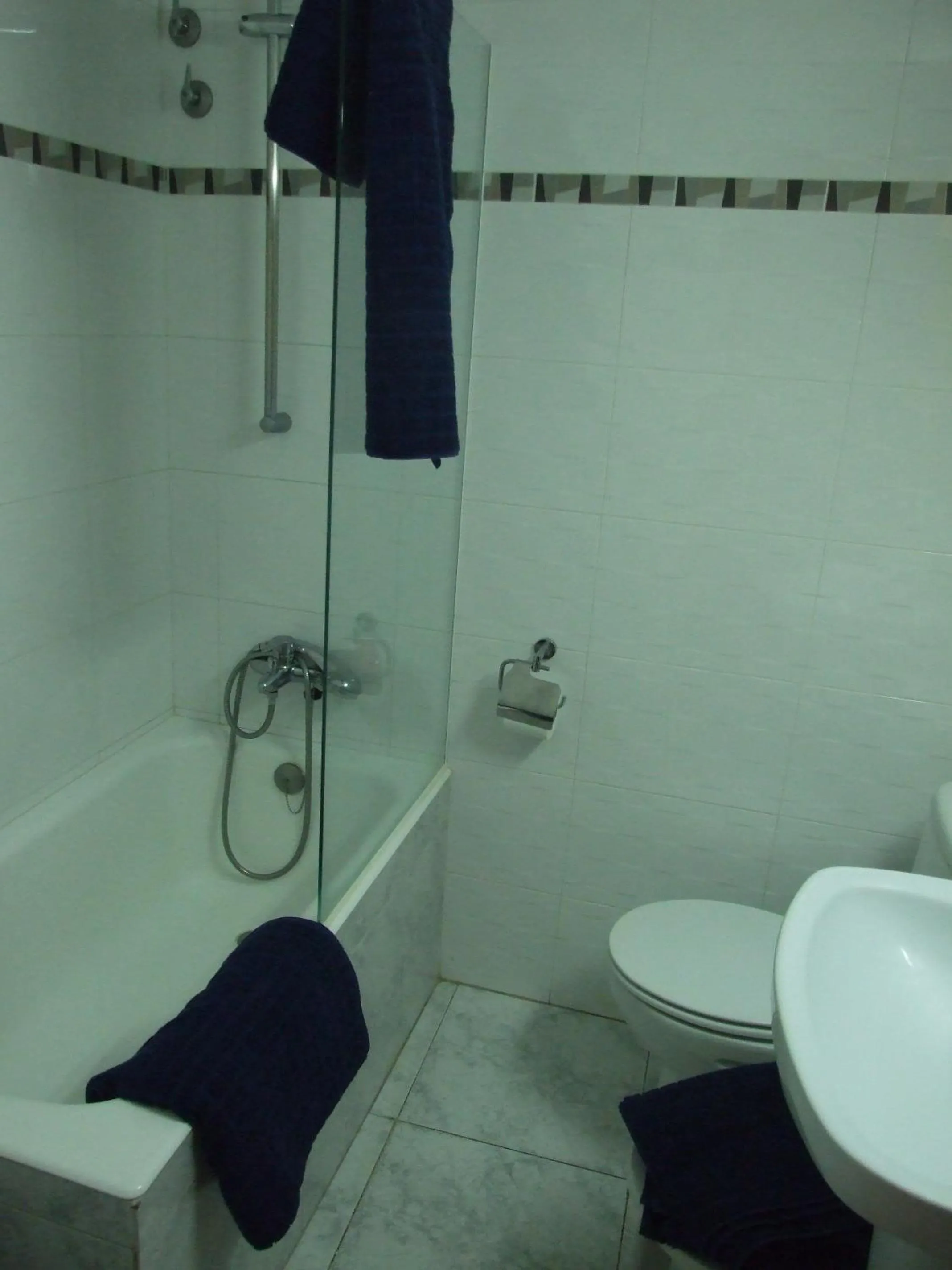 Bathroom in Hotel Montserrat