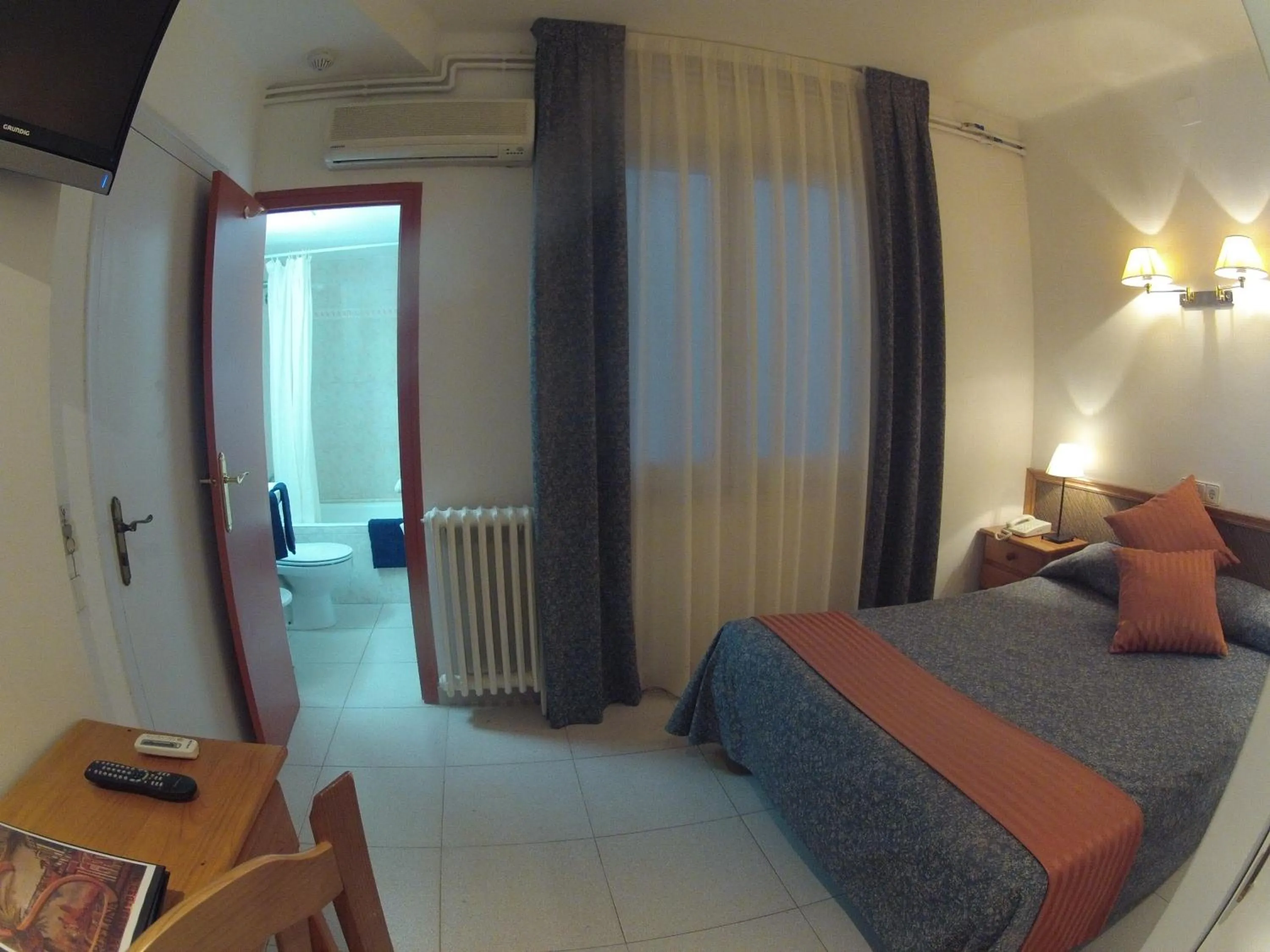 Photo of the whole room, Bed in Hotel Montserrat