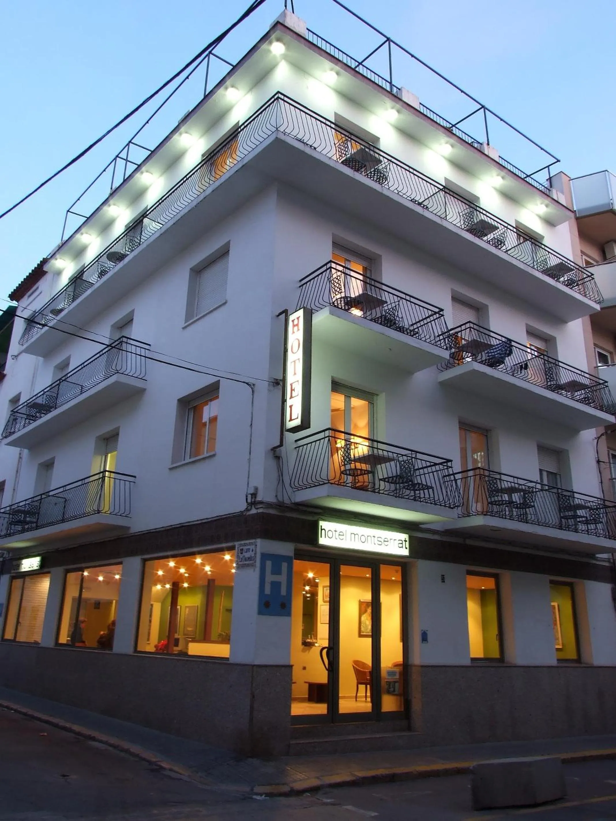 Facade/entrance in Hotel Montserrat