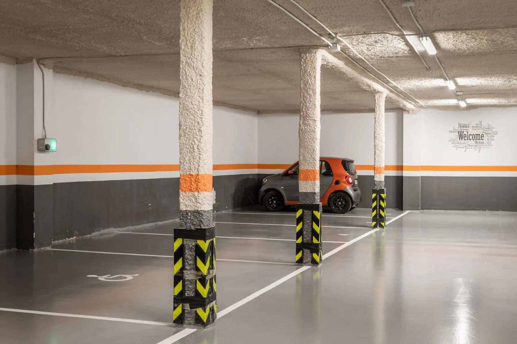 Parking in Hotel Madanis