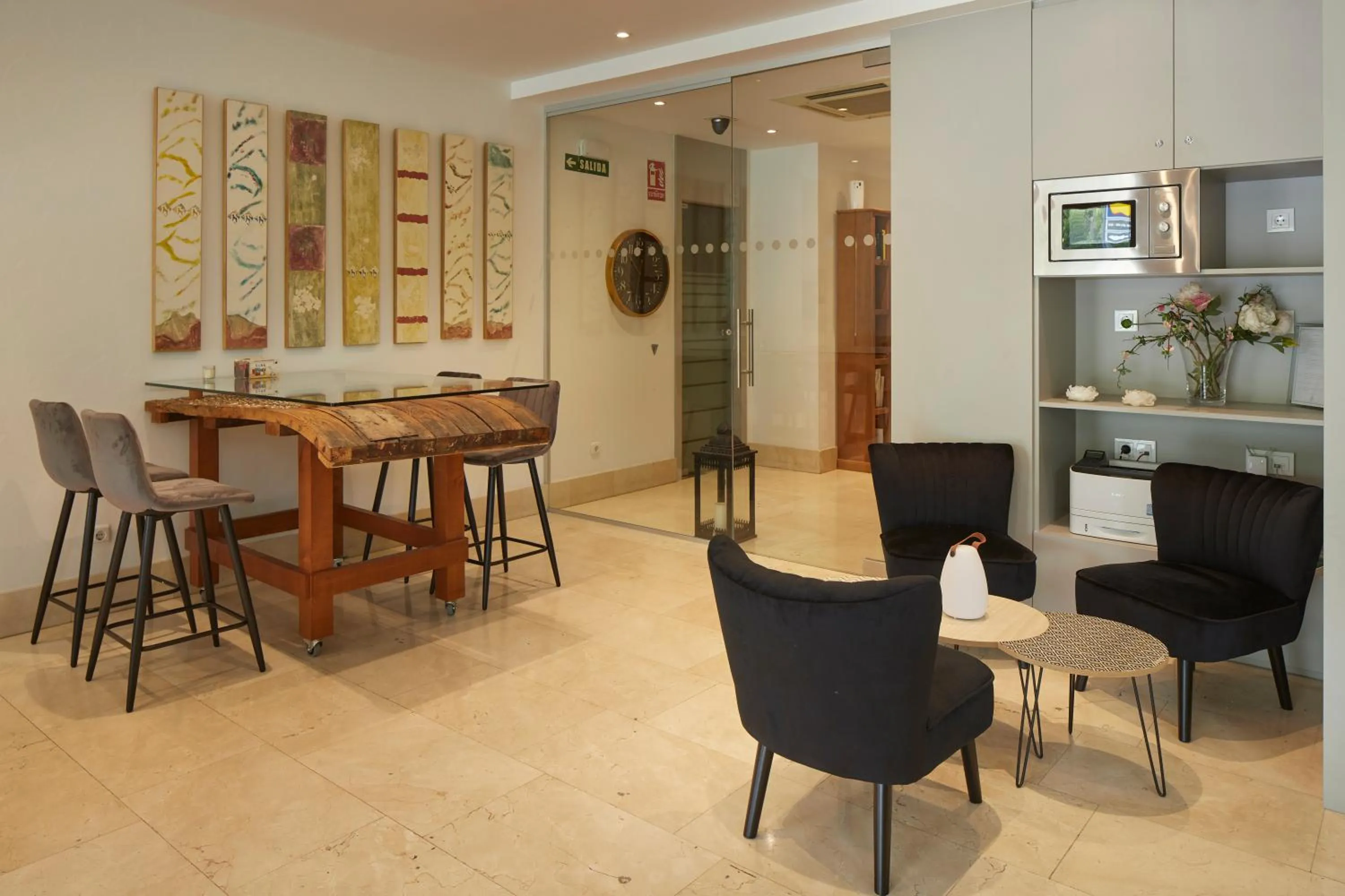 Lobby or reception in Hotel Iriguibel Huarte Pamplona