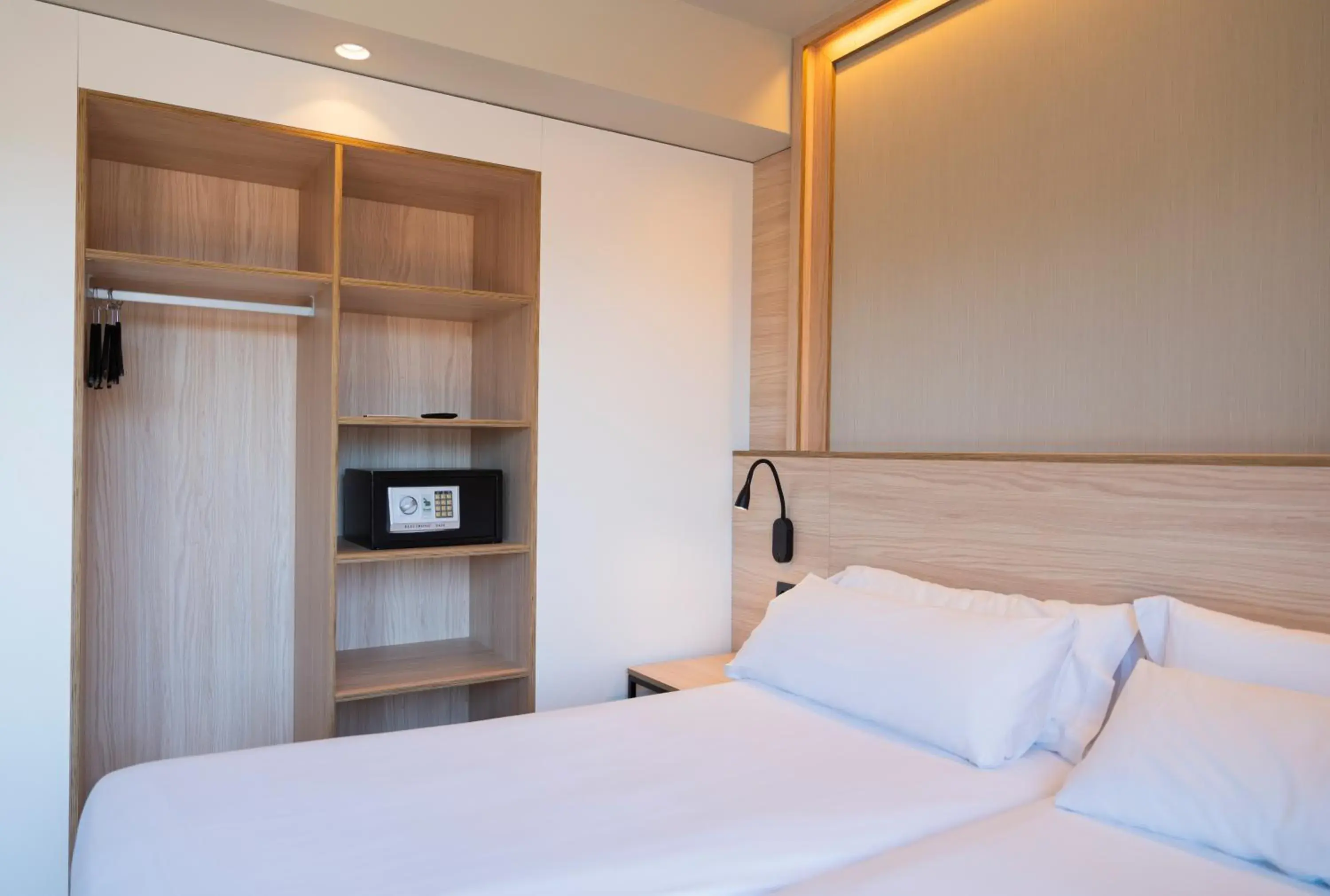 Bed in Hotel Sant Pau Bed in Hotel Sant Pau