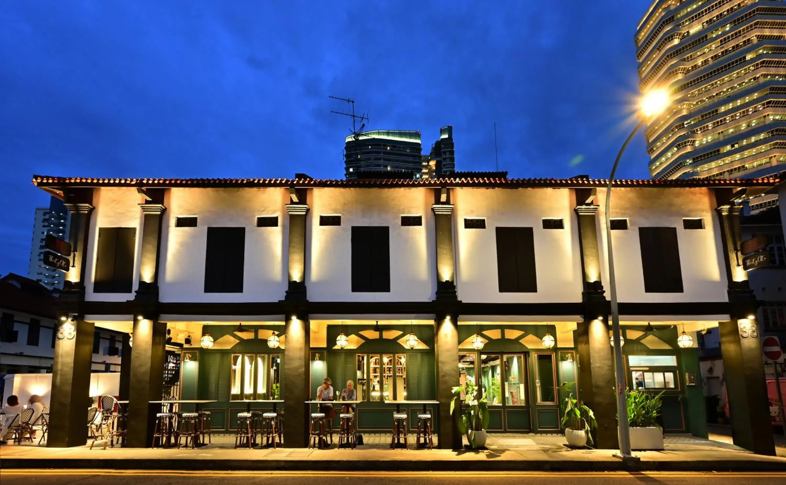 Property building in Dream Chaser Boutique Capsule Hotel Property building in Dream Chaser Boutique Capsule Hotel