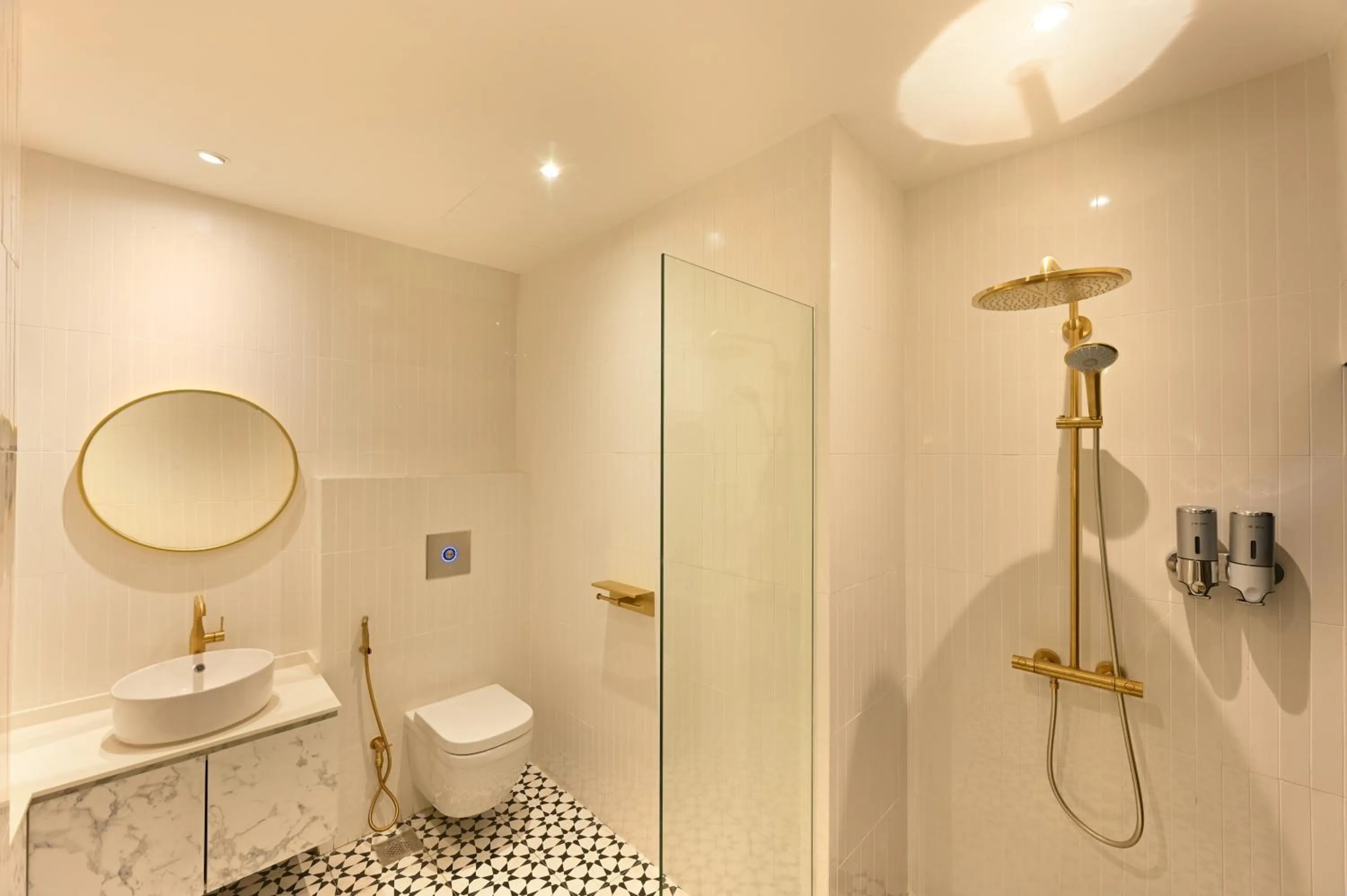 Shower in Dream Chaser Boutique Capsule Hotel