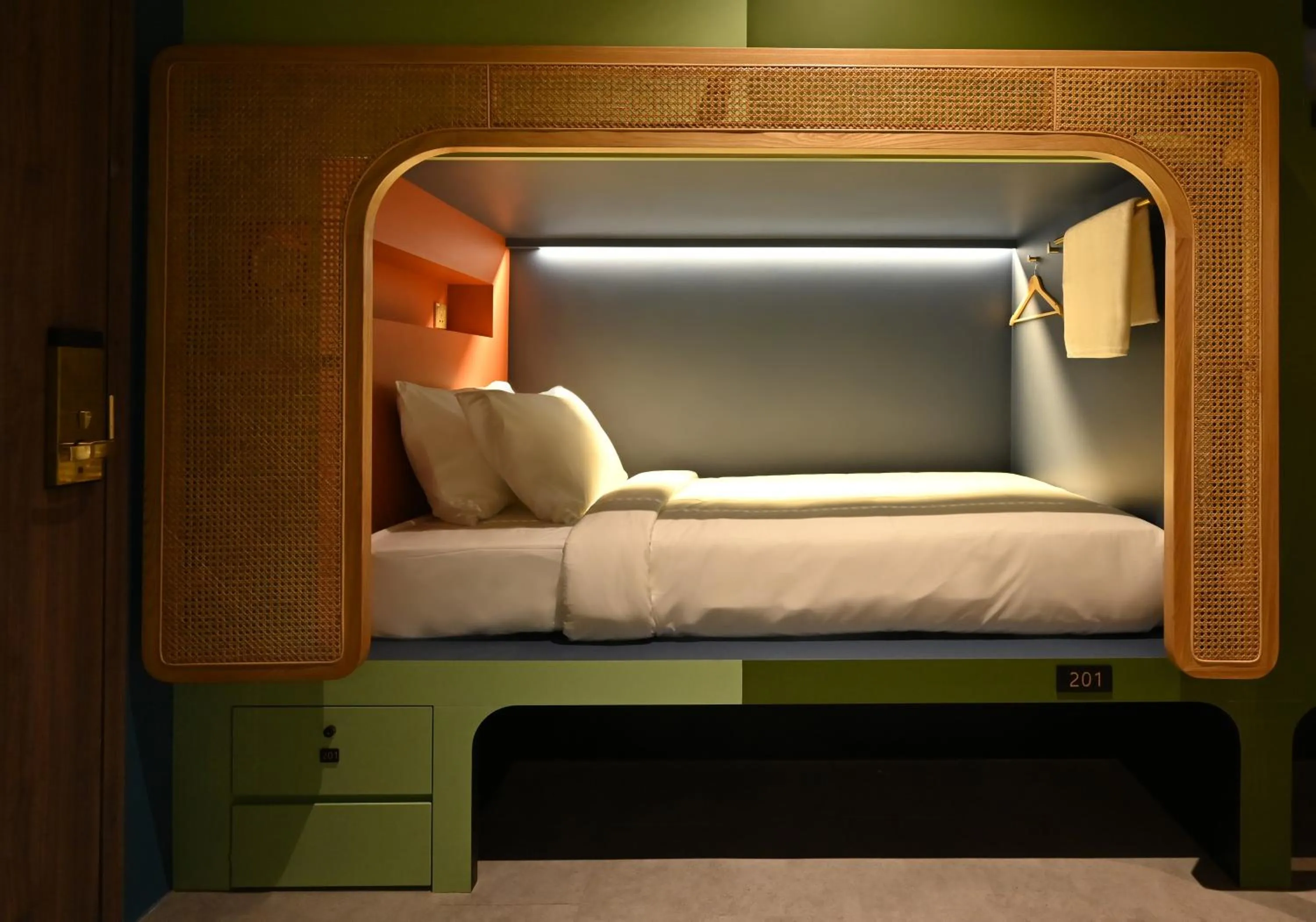 Bed in Dream Chaser Boutique Capsule Hotel
