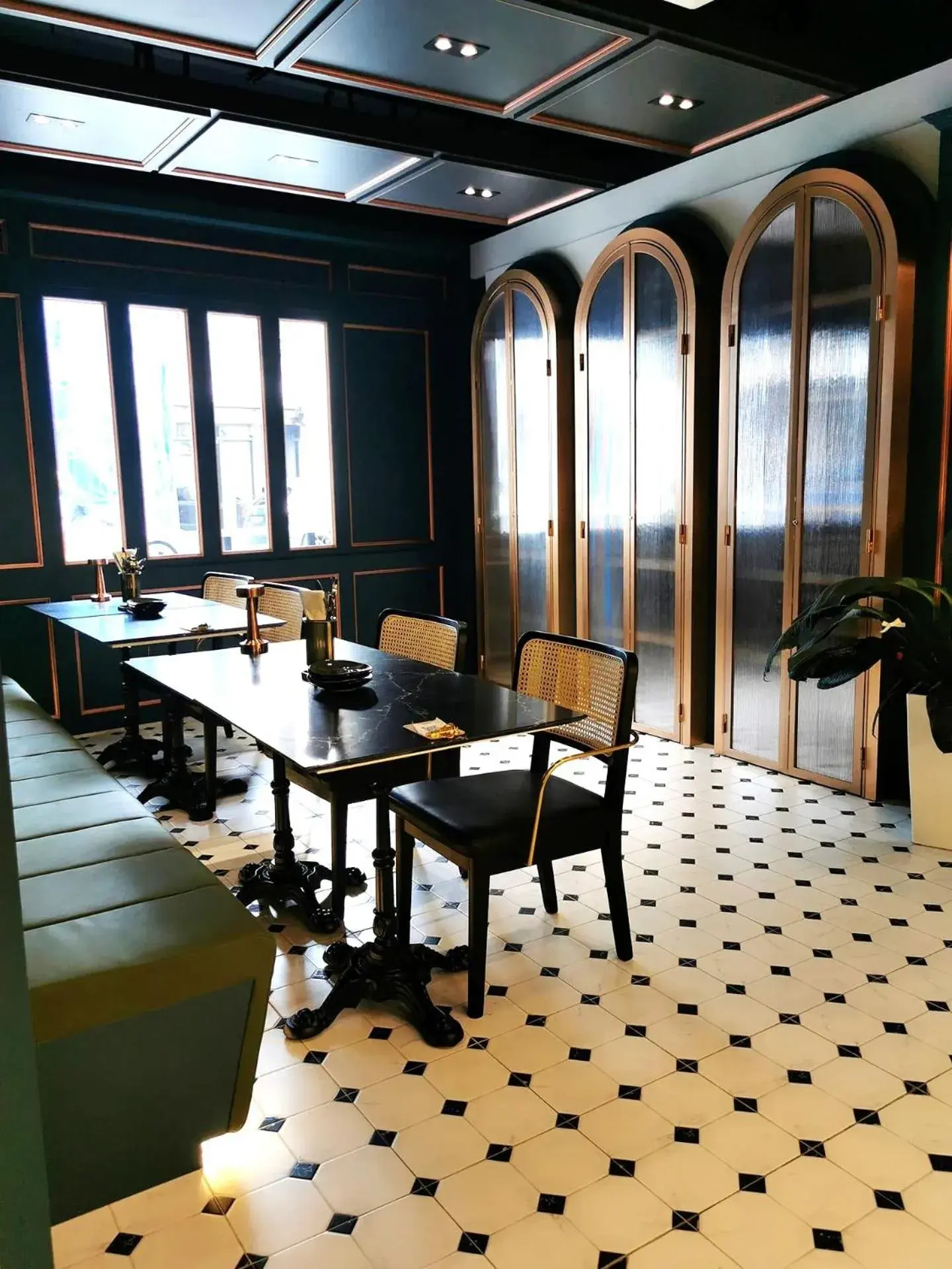 Restaurant/places to eat in Dream Chaser Boutique Capsule Hotel Restaurant/places to eat in Dream Chaser Boutique Capsule Hotel