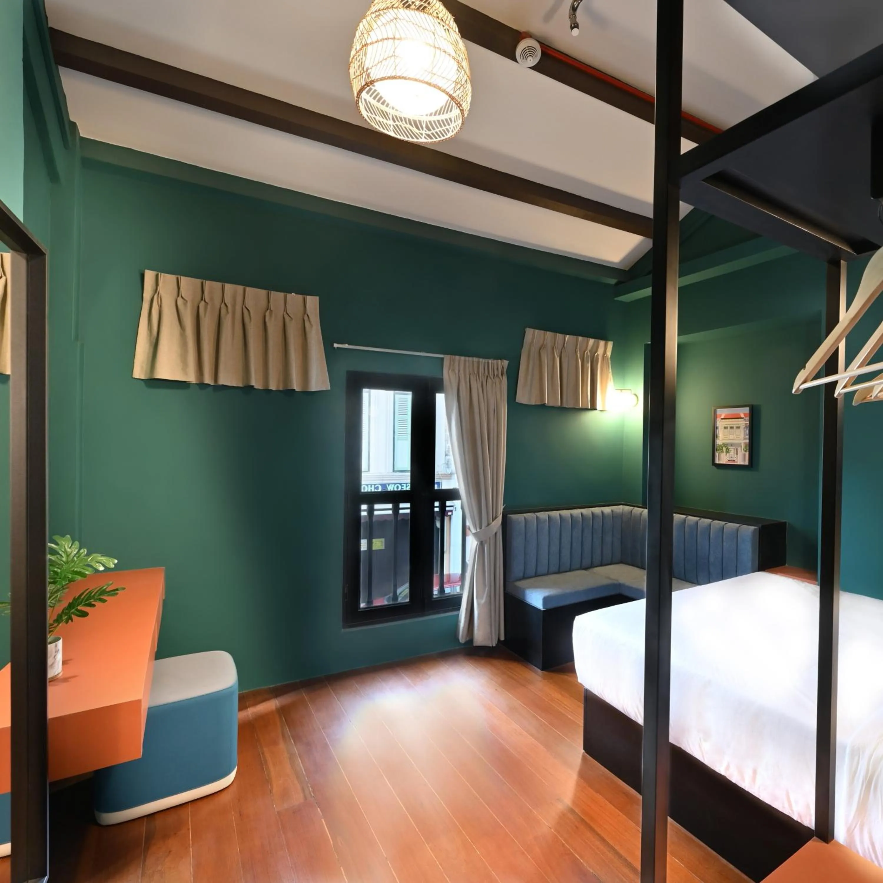 Bed in Dream Chaser Boutique Capsule Hotel