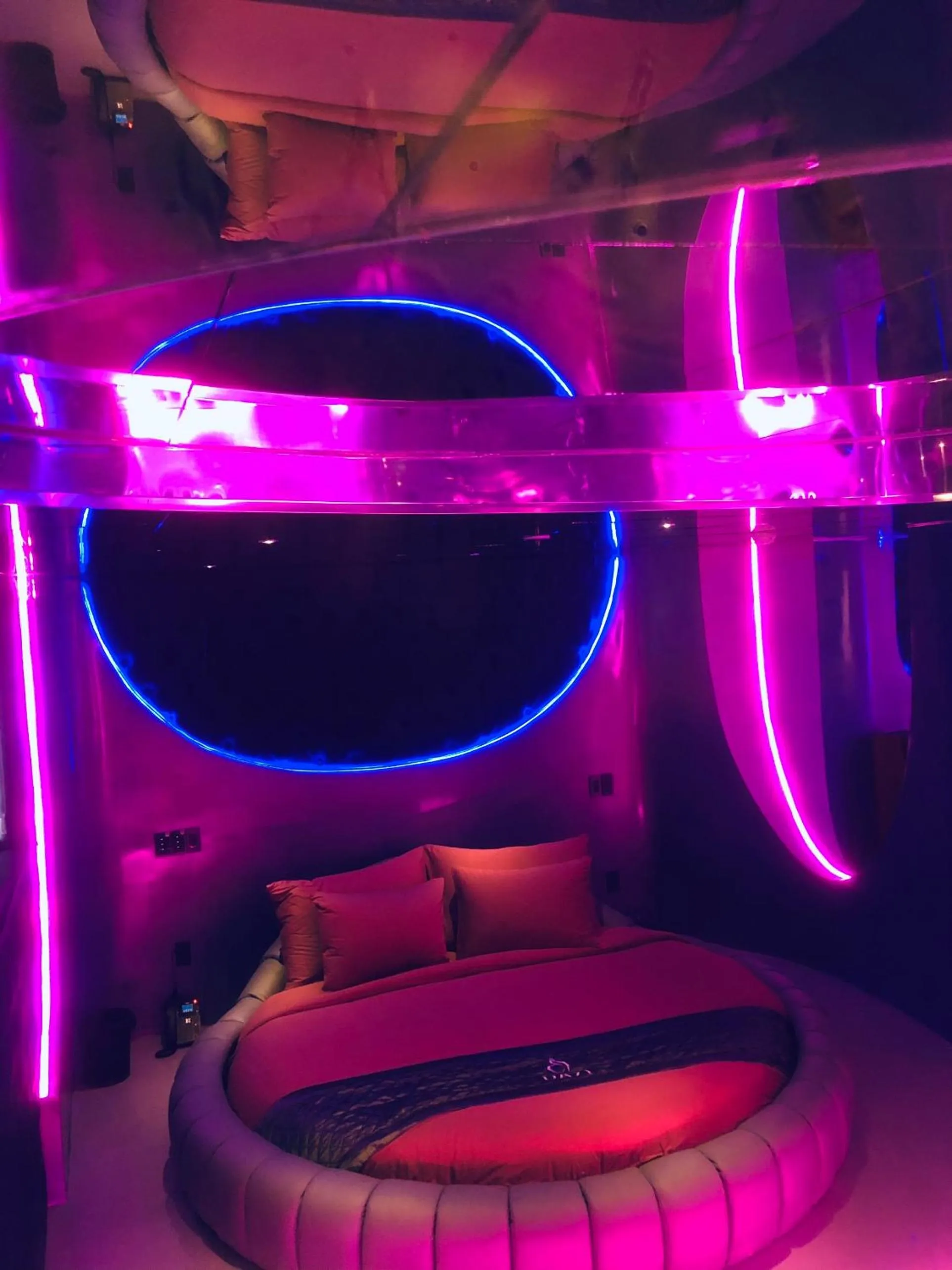 Bed in Dazi Signature