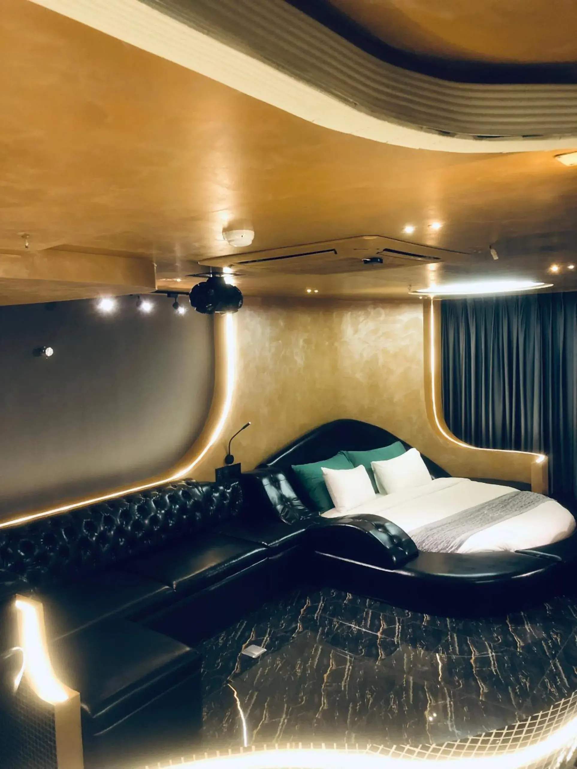 Bed in Dazi Signature Bed in Dazi Signature