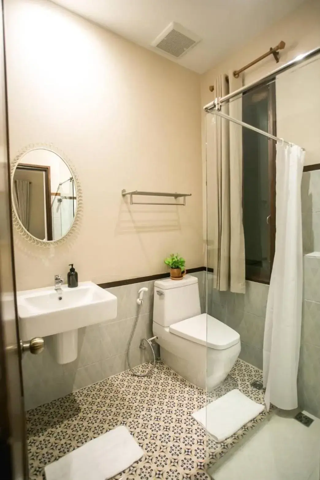 Deluxe Double Room with Balcony in Gavill15 Classic Boutique House Deluxe Double Room with Balcony in Gavill15 Classic Boutique House