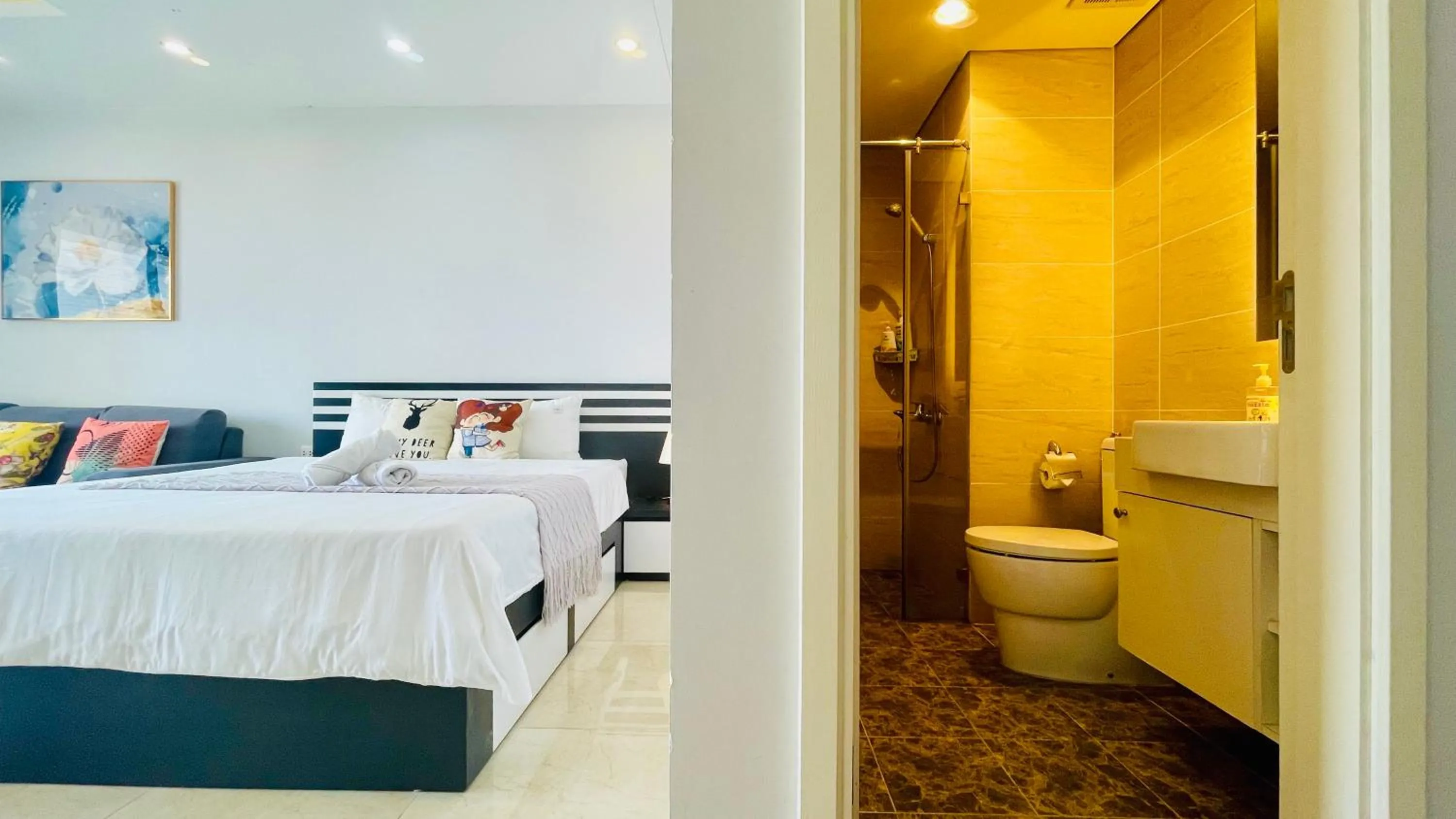 Bed in Vinhomes Dcapitale - Studio